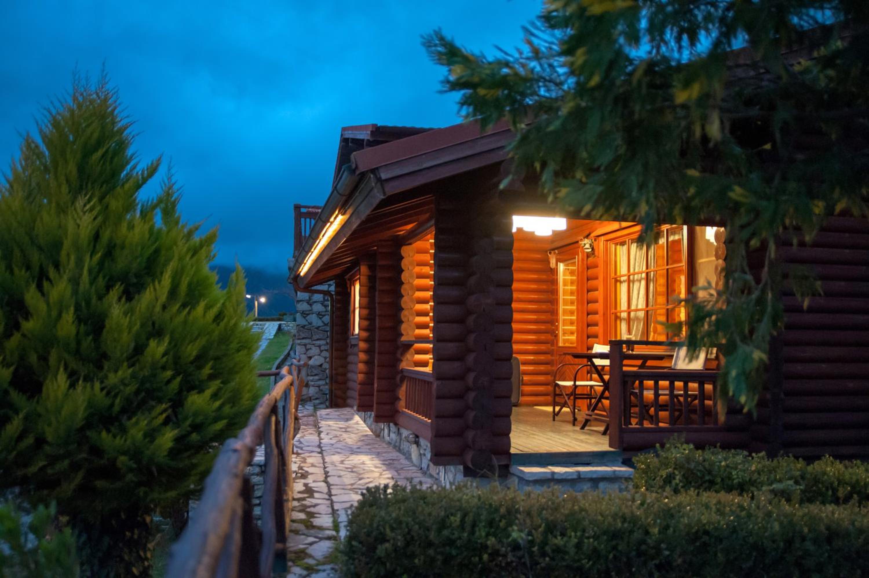 Hotel Xenios Chalet - Image 1