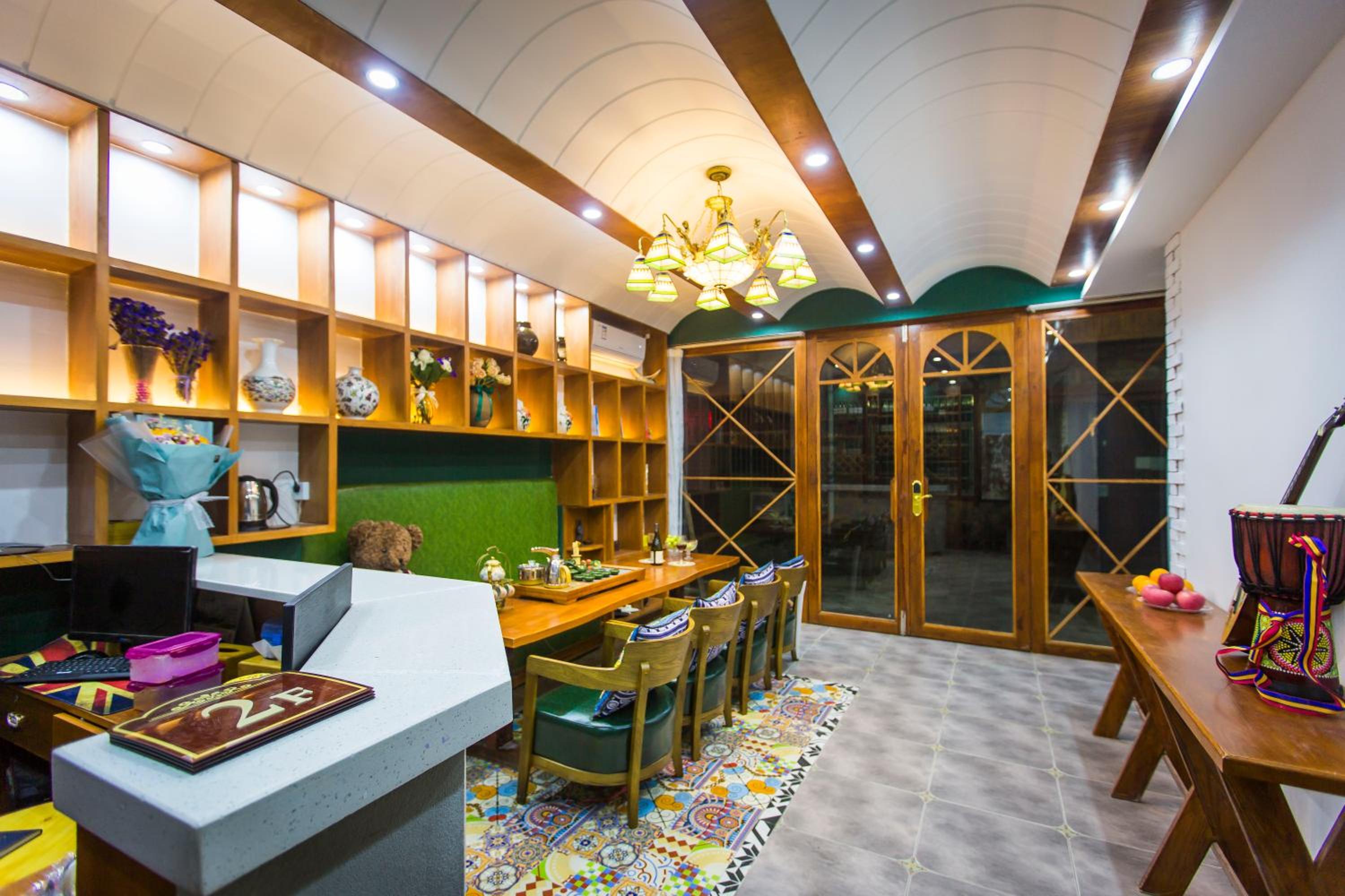 Edinburgh Hostel - Coffee bar - Western breakfast -Travel expert -Good location-English reception-Ticket service-Tourism planing-Laundry-Camara-Drone gopro