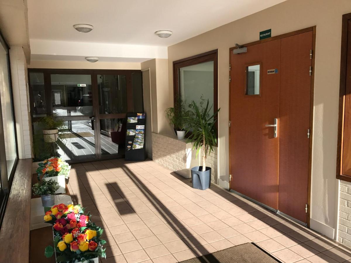 hotel reception