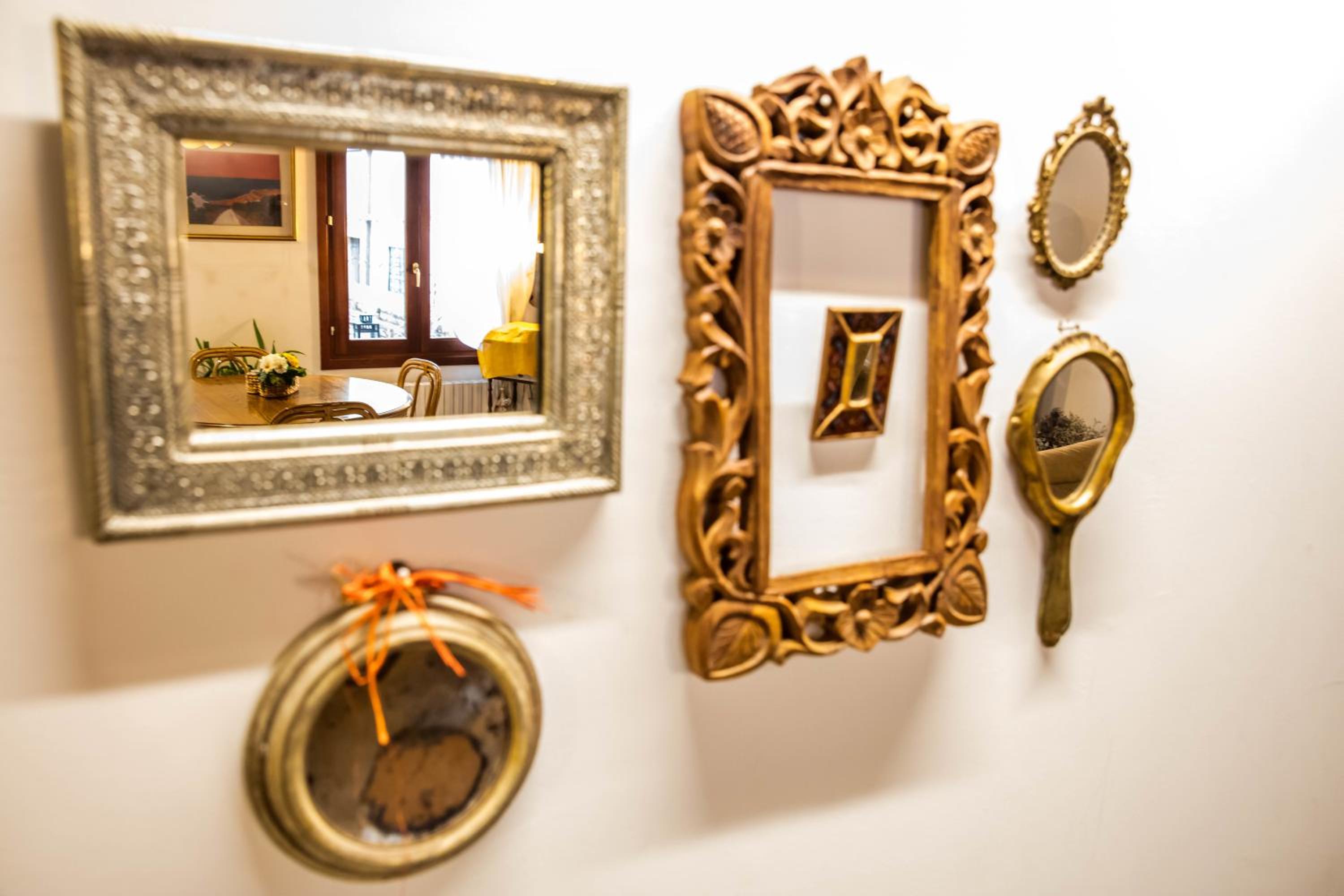 Venice and Venice Apartments - private rooms in shared apartment