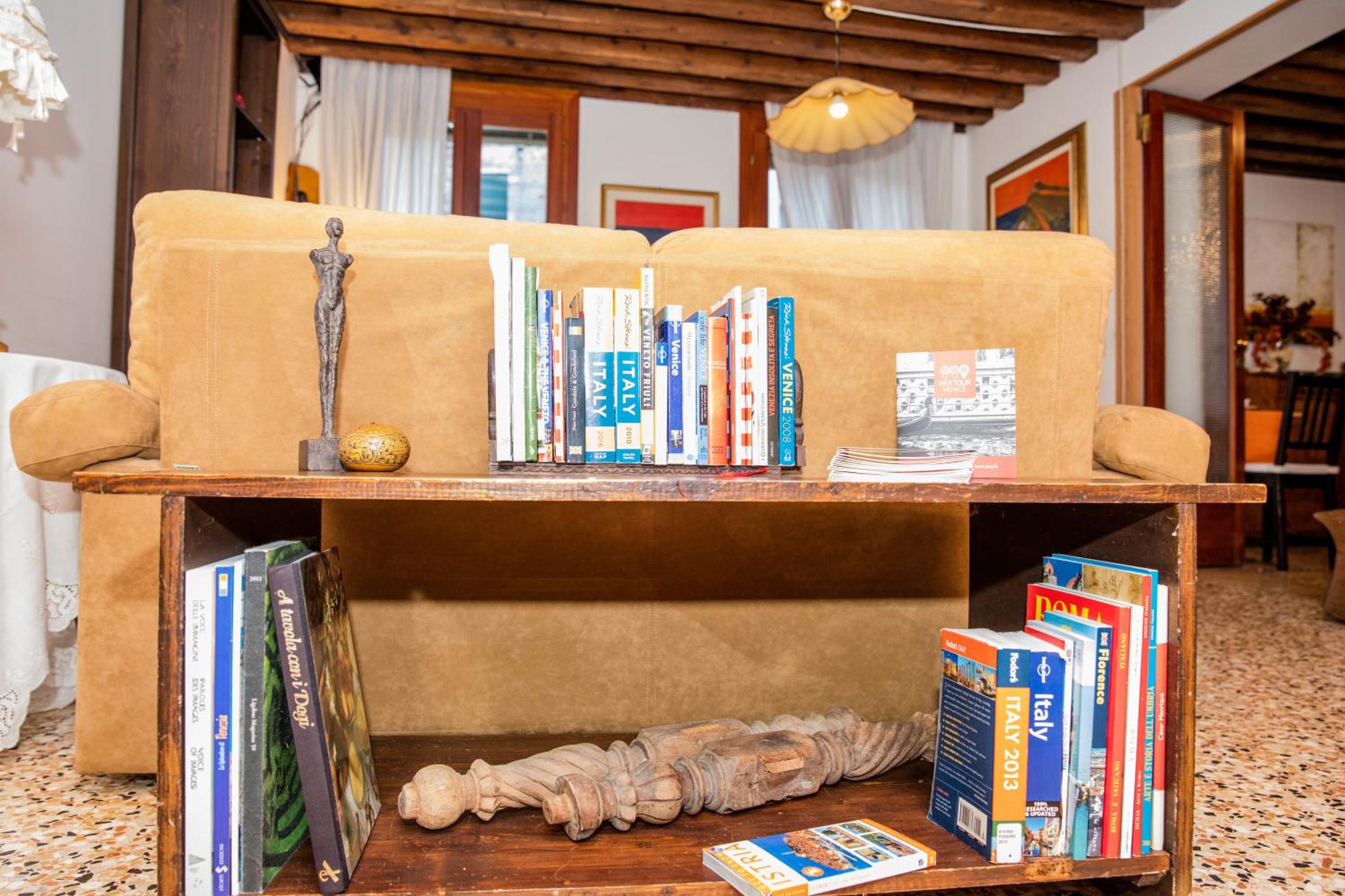 Venice and Venice Apartments - private rooms in shared apartment