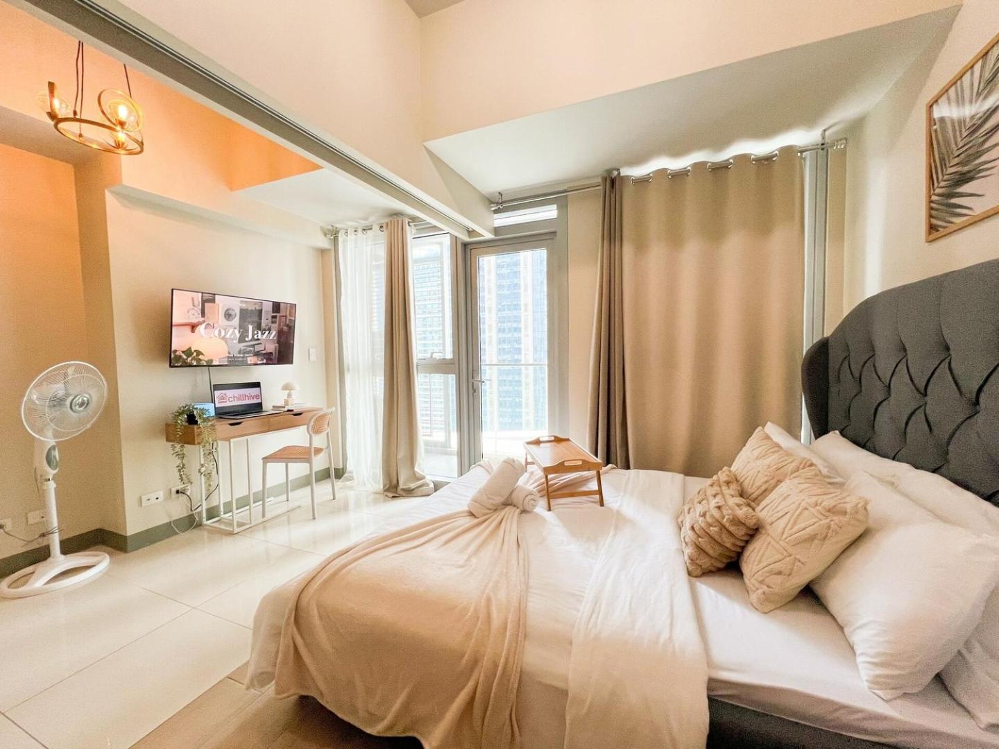 Luxury BGC Condo Near Uptown,Grand Hyatt #upt219k