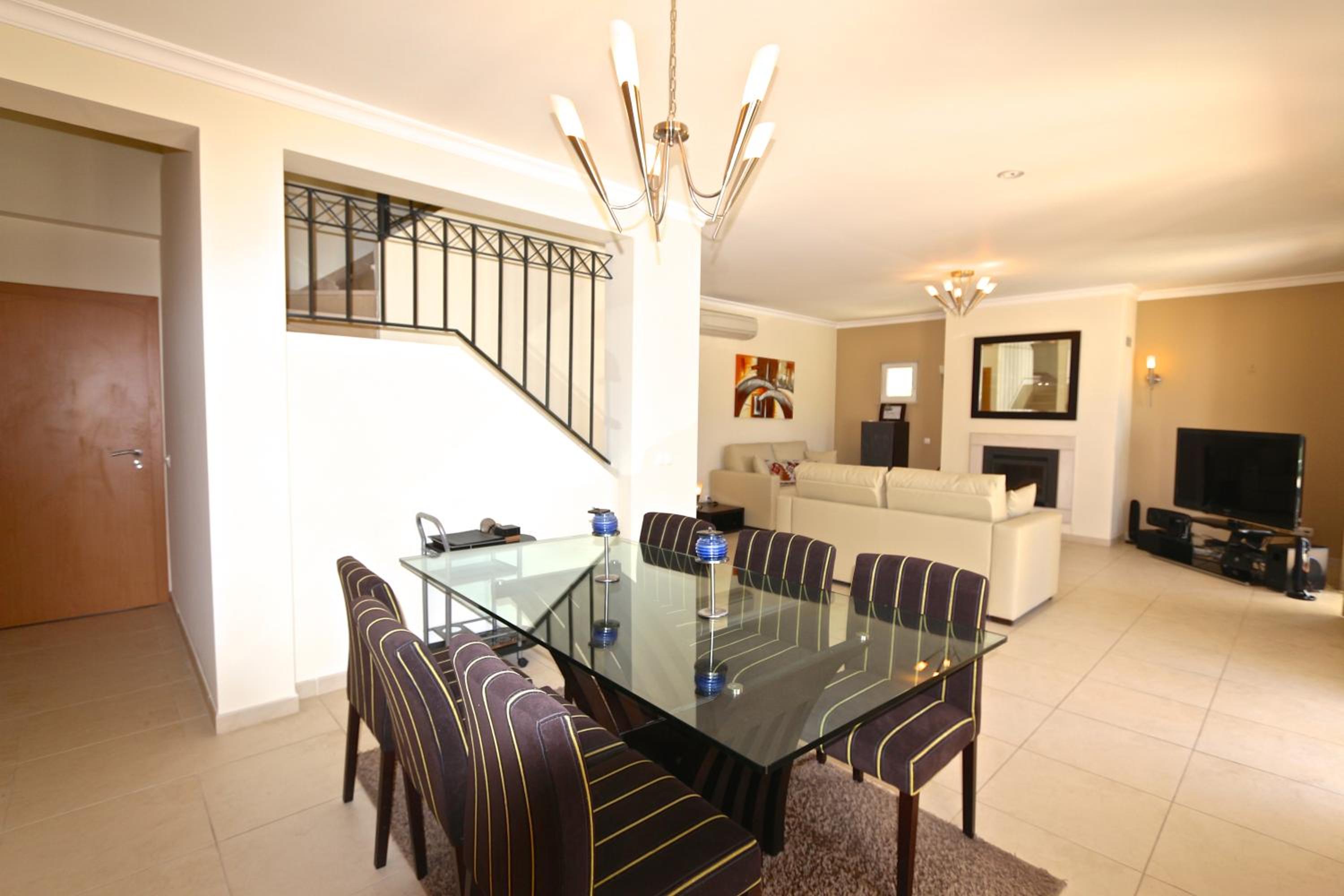 Villa Amendoeira 4 - Clever Details with private "heated" pool view 3