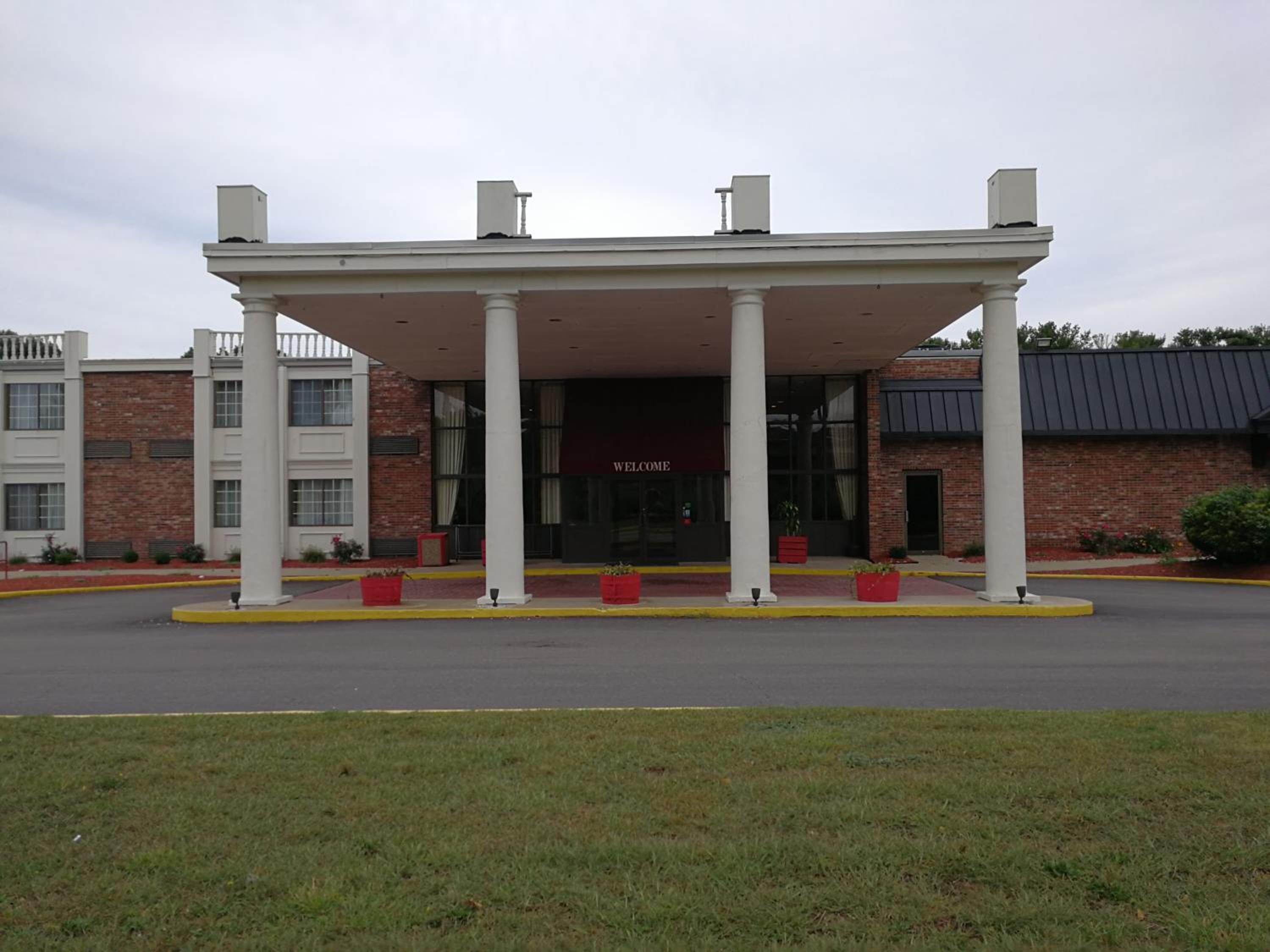 Hotel Mystic River Hotel & Suites