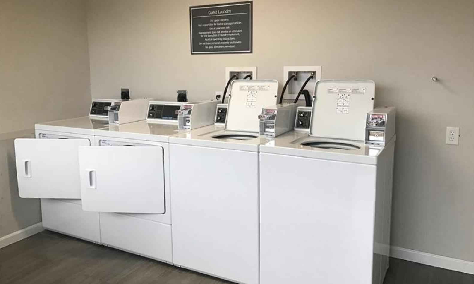 Golden Vacations - Days Inn by Wyndham Golden - Property Image 15