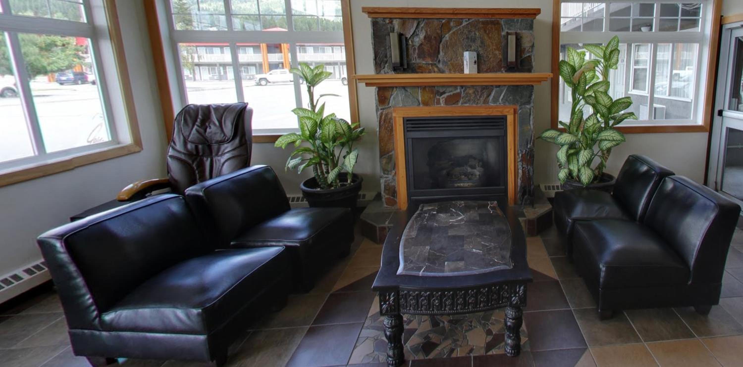 Golden Vacations - Days Inn by Wyndham Golden - Property Image 14