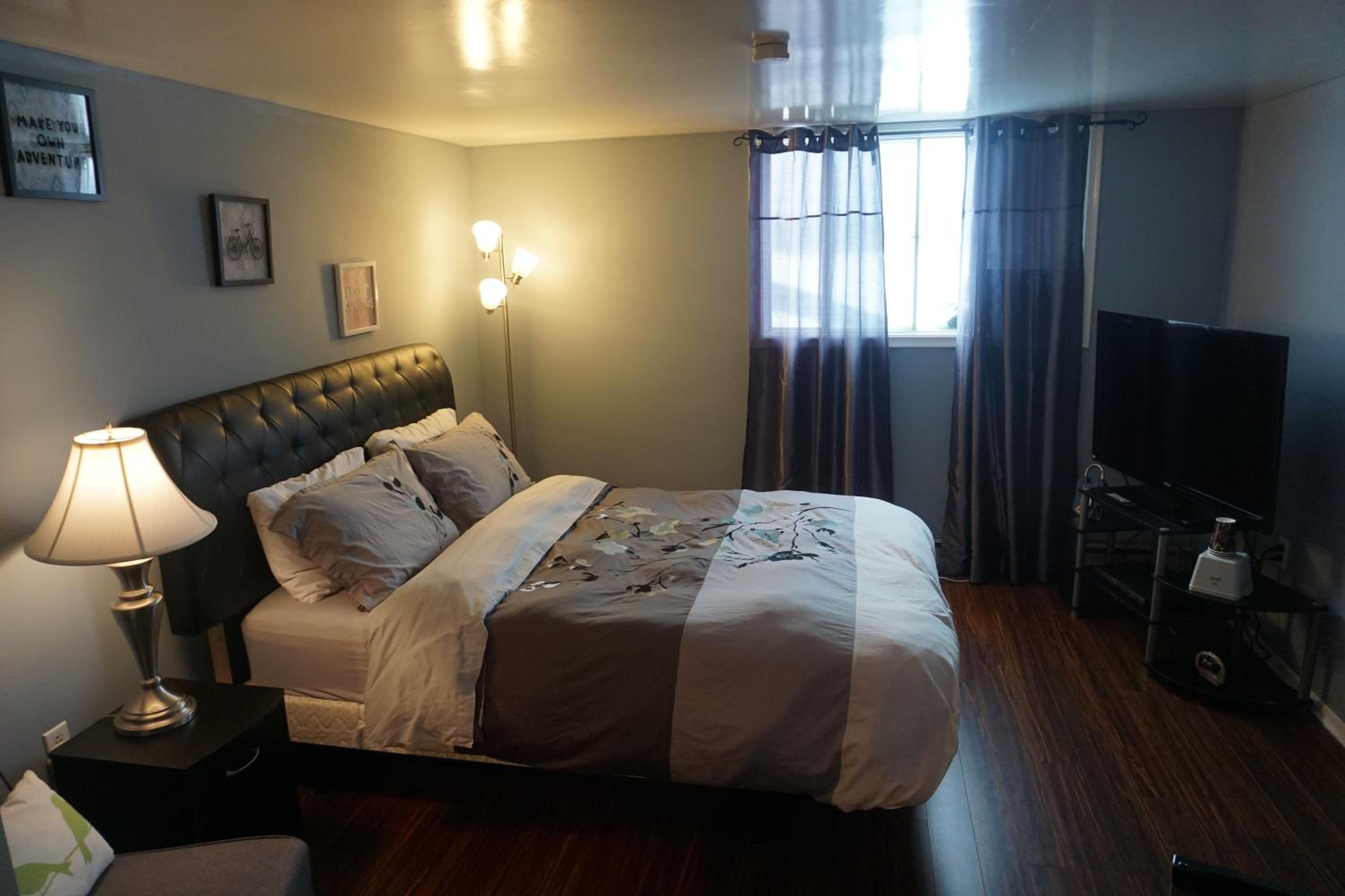 Shenstone Motor Inn