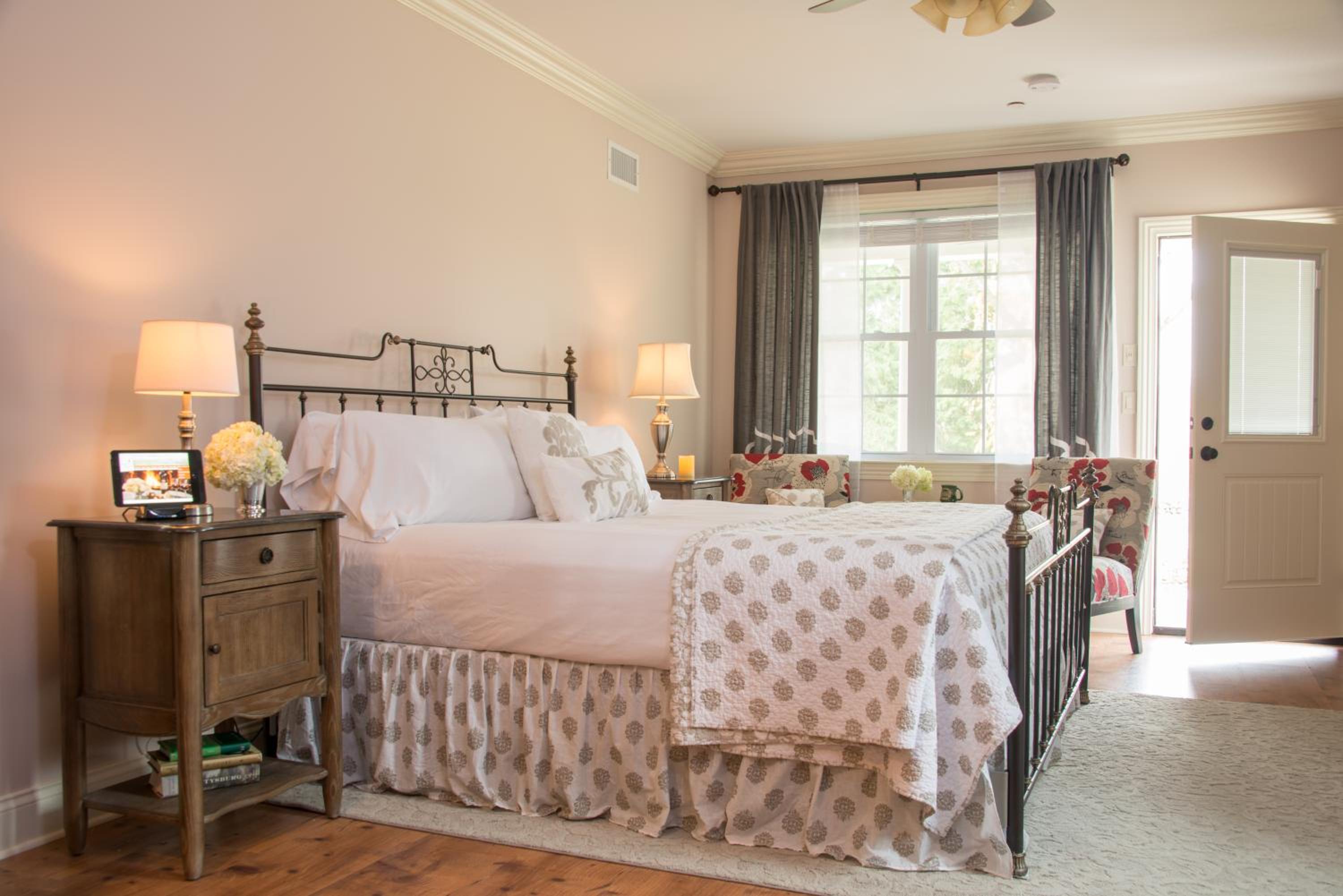 Caldwell House Bed and Breakfast view 3