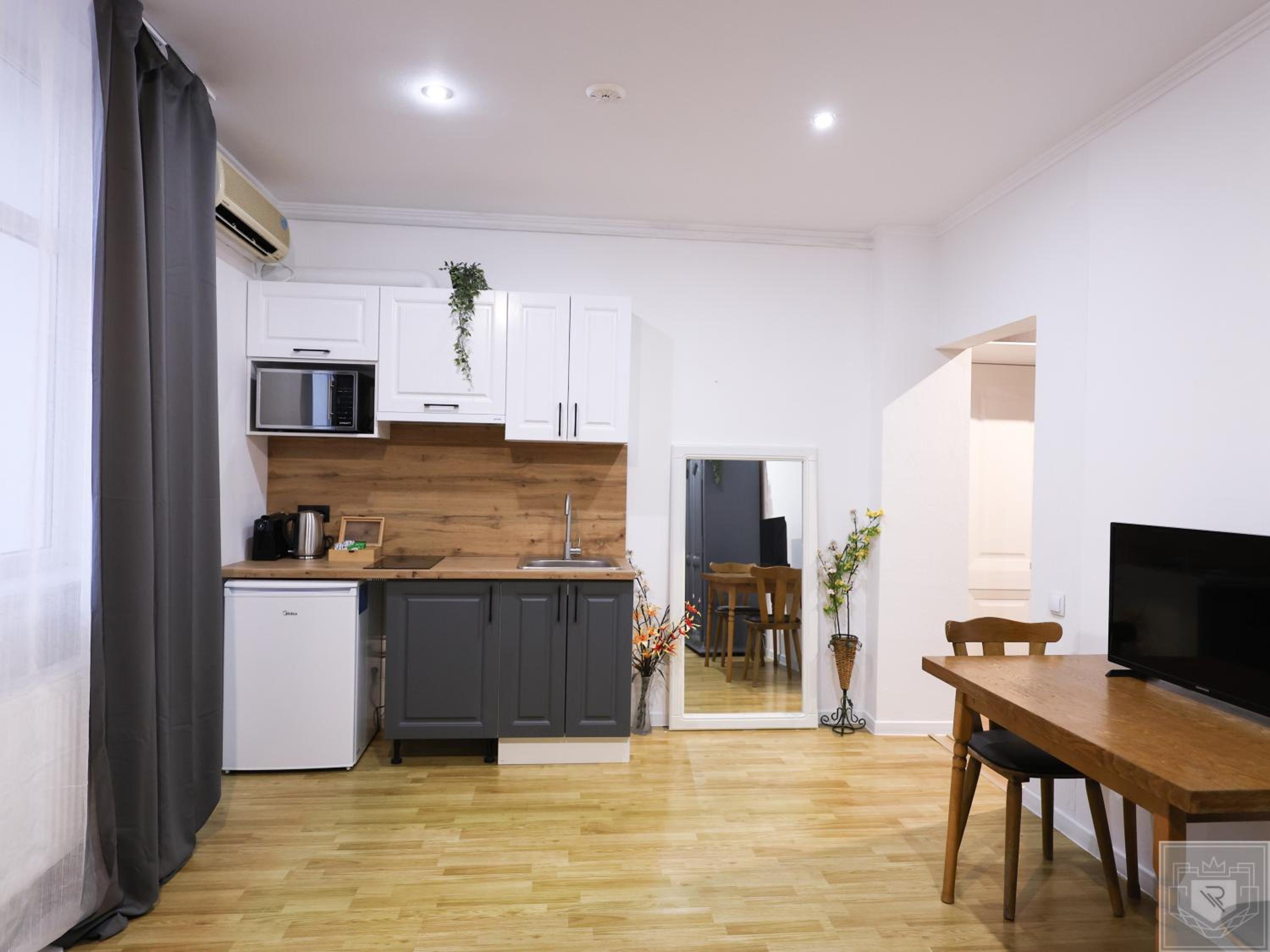 RentHouse Apart-Hotel Room #11