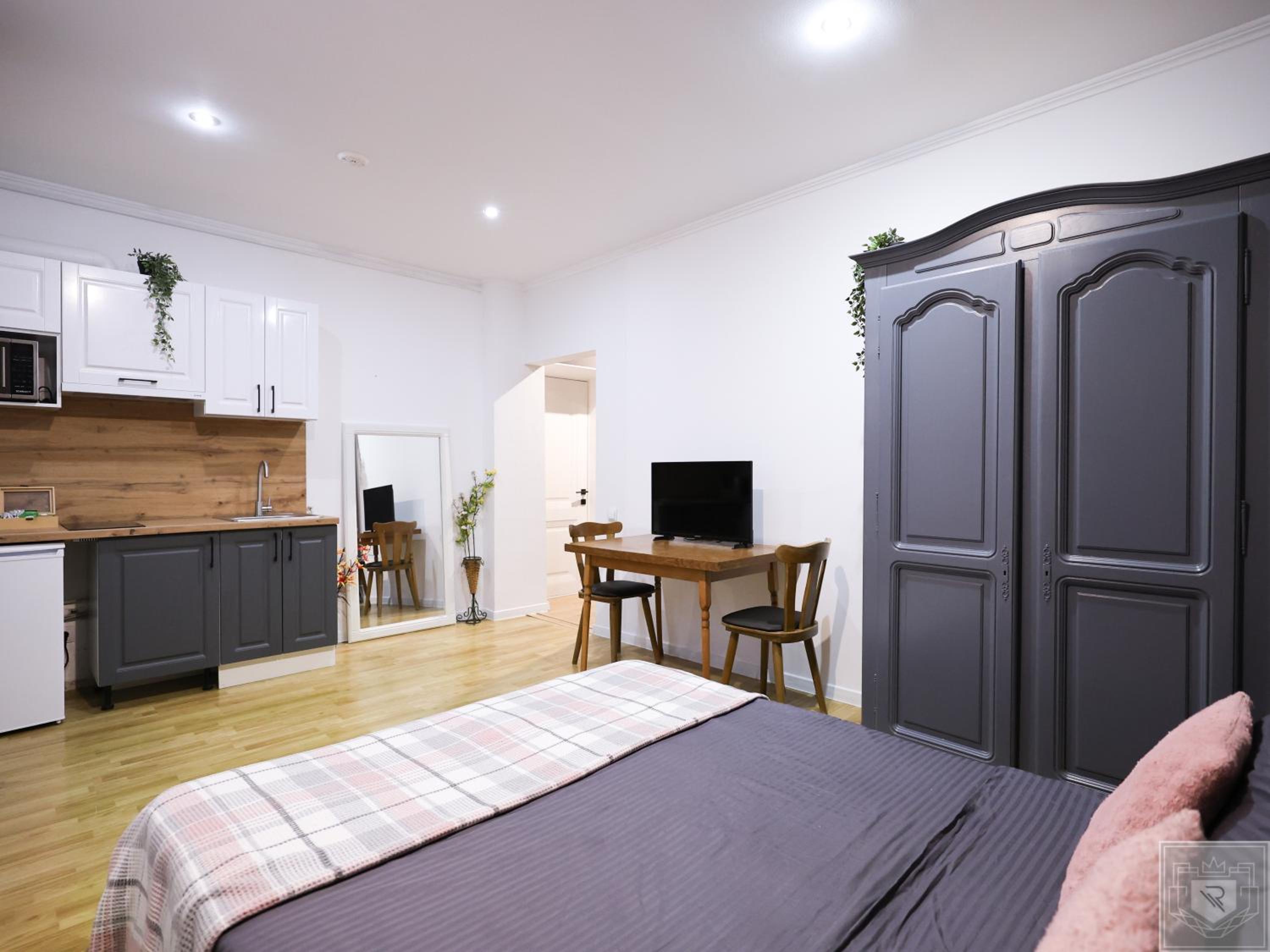 RentHouse Apart-Hotel Room #11