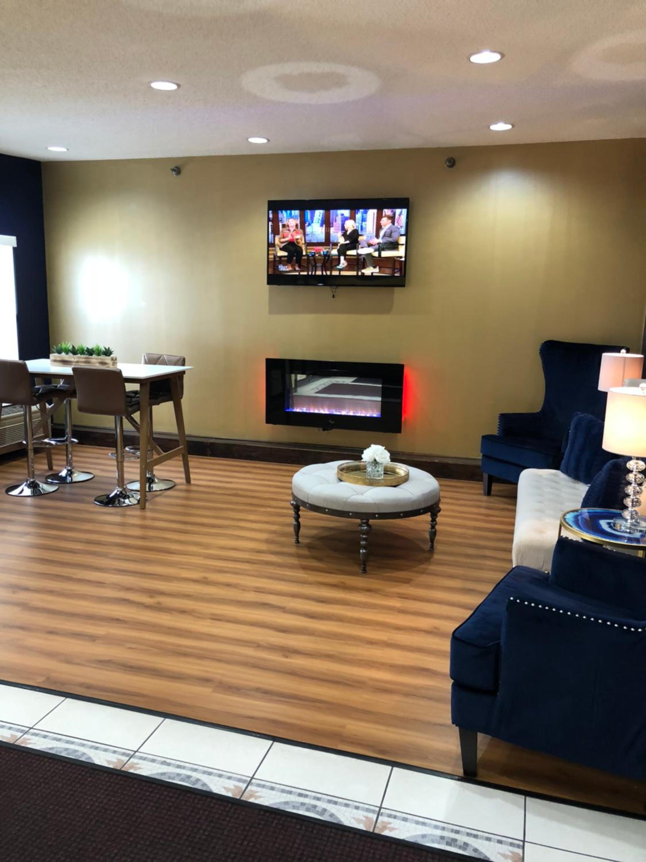Comfort Inn & Suites Harvey - Chicago Southland