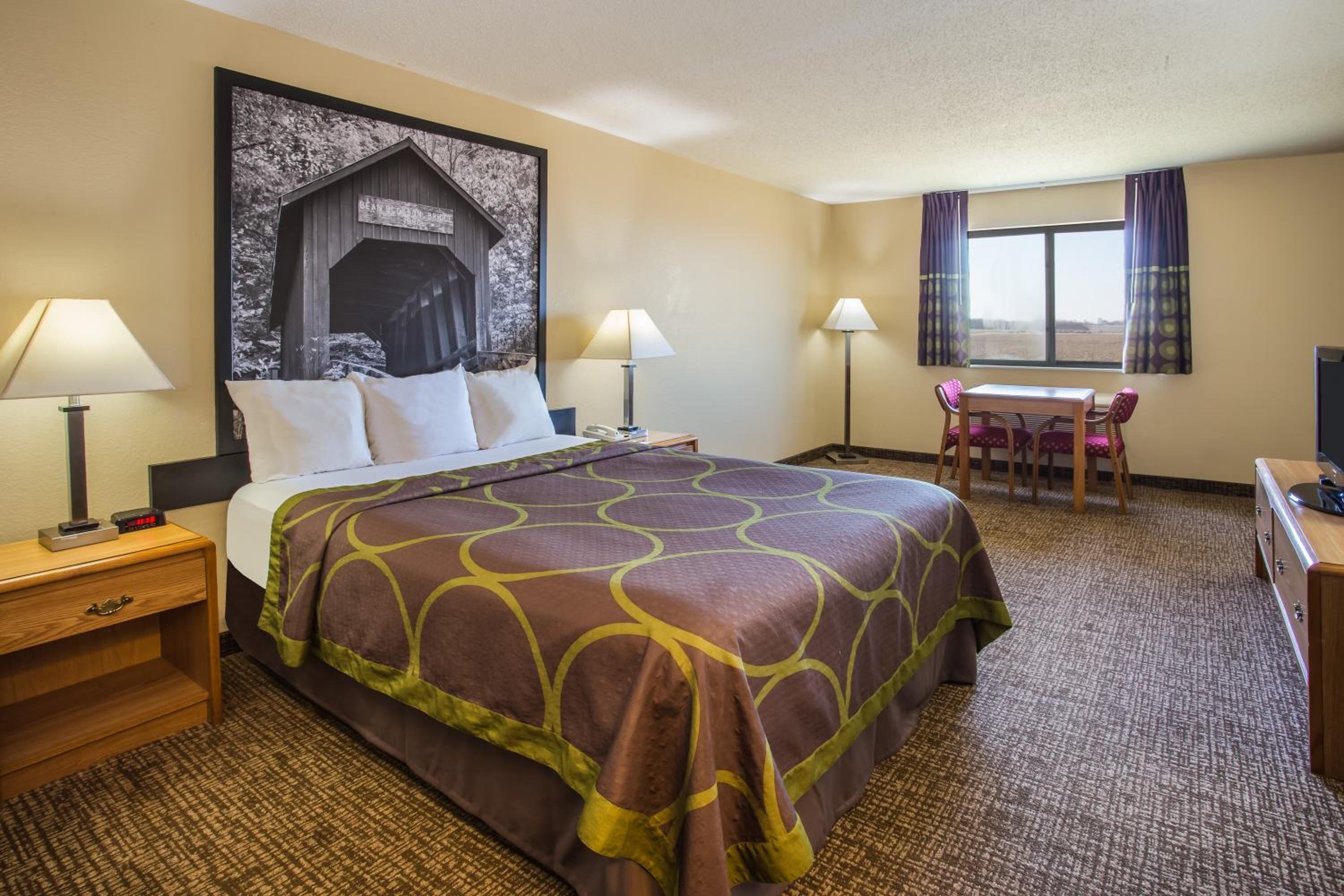 Super 8 by Wyndham Remington - Property Image 2