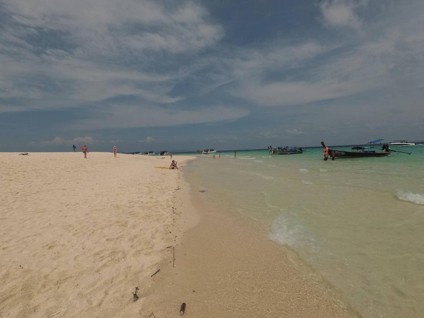 Baan Sri Lanta Sand