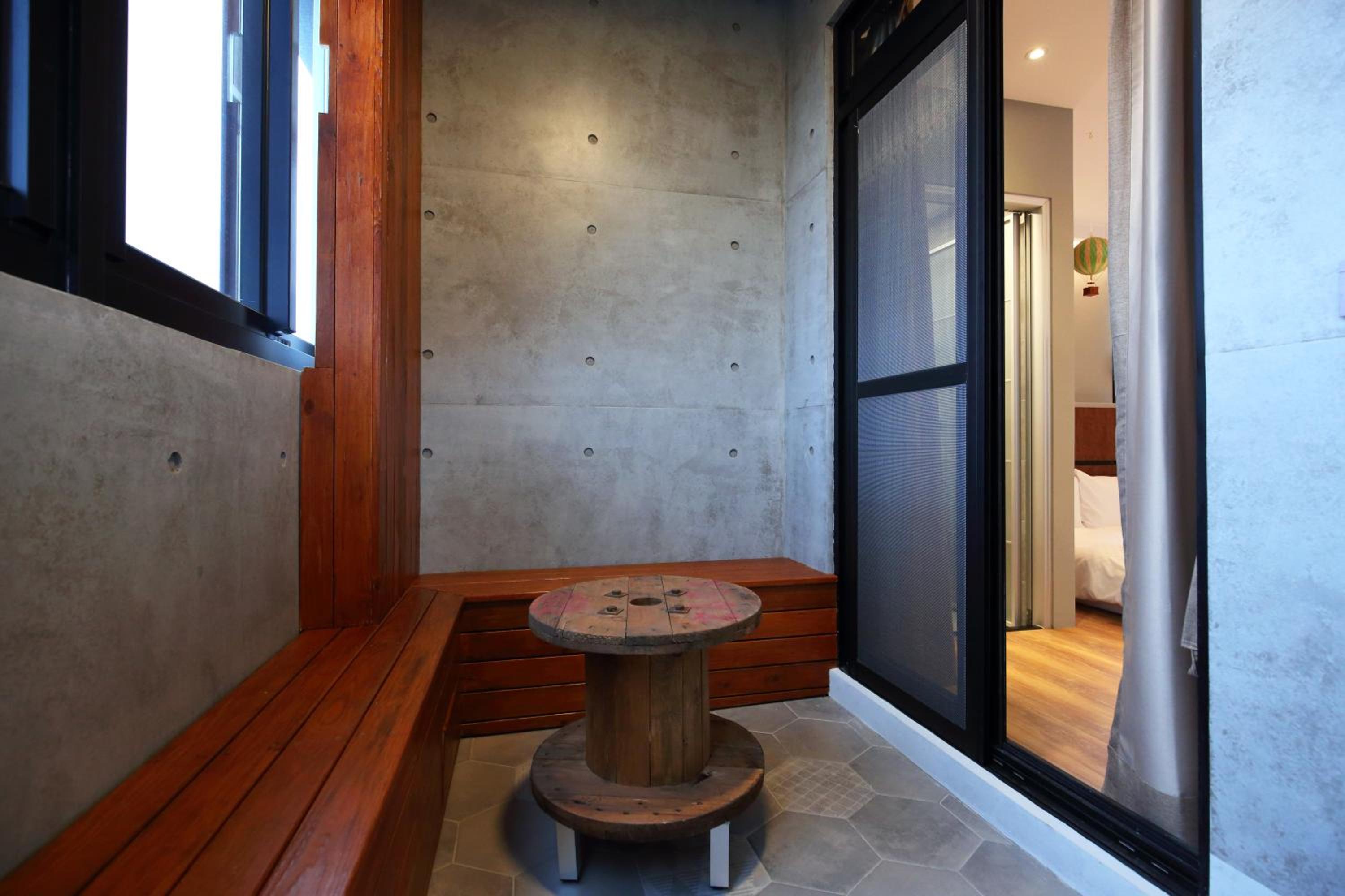 MIDORI Hostel
