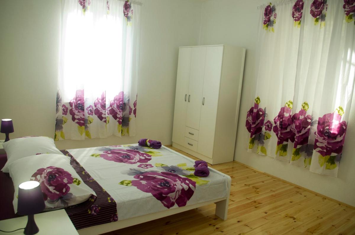 Photo 48