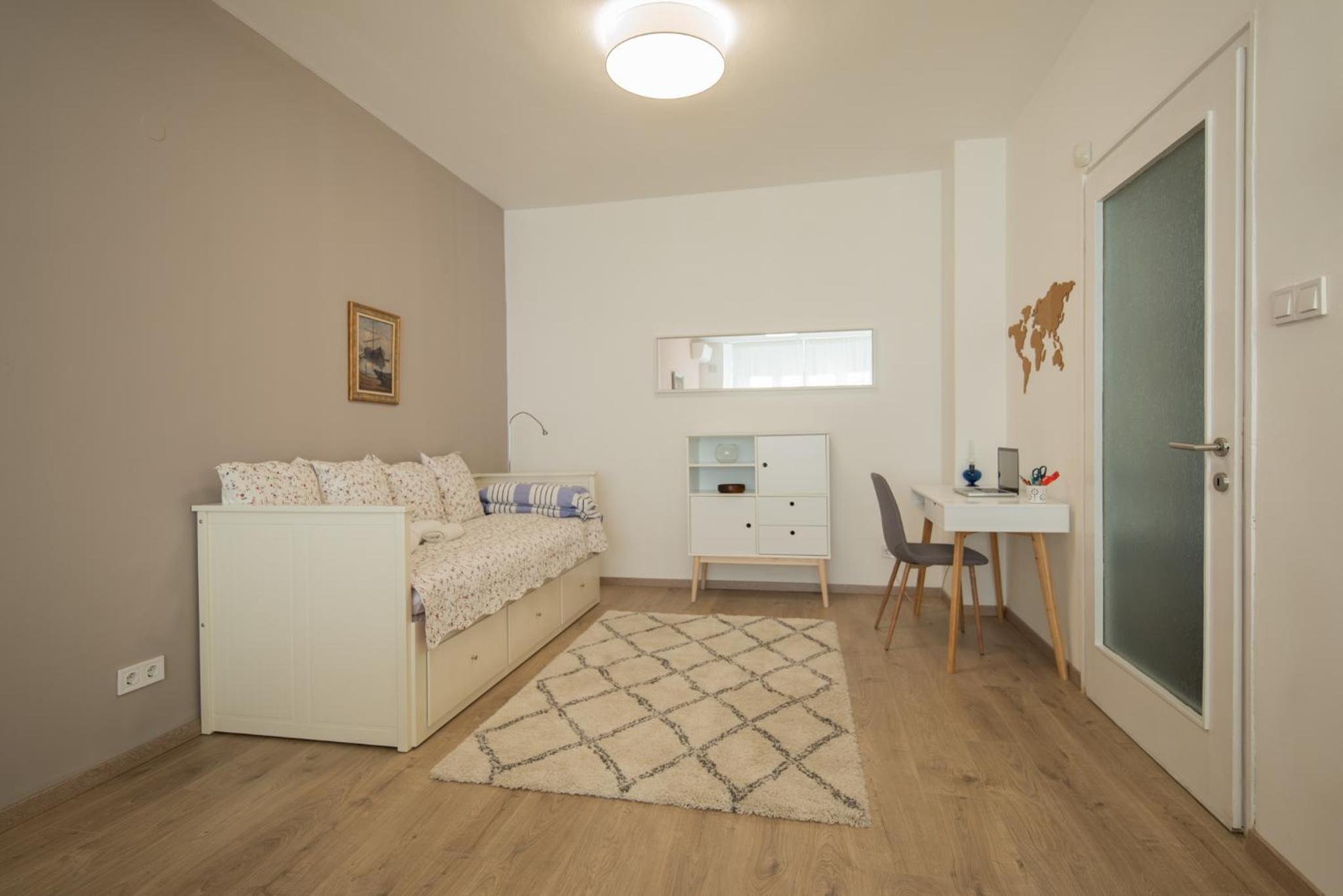 CHIC and Spacious Apartment in Central Sofia - Patriarh Evtimiy by Flat Mаnager view 2