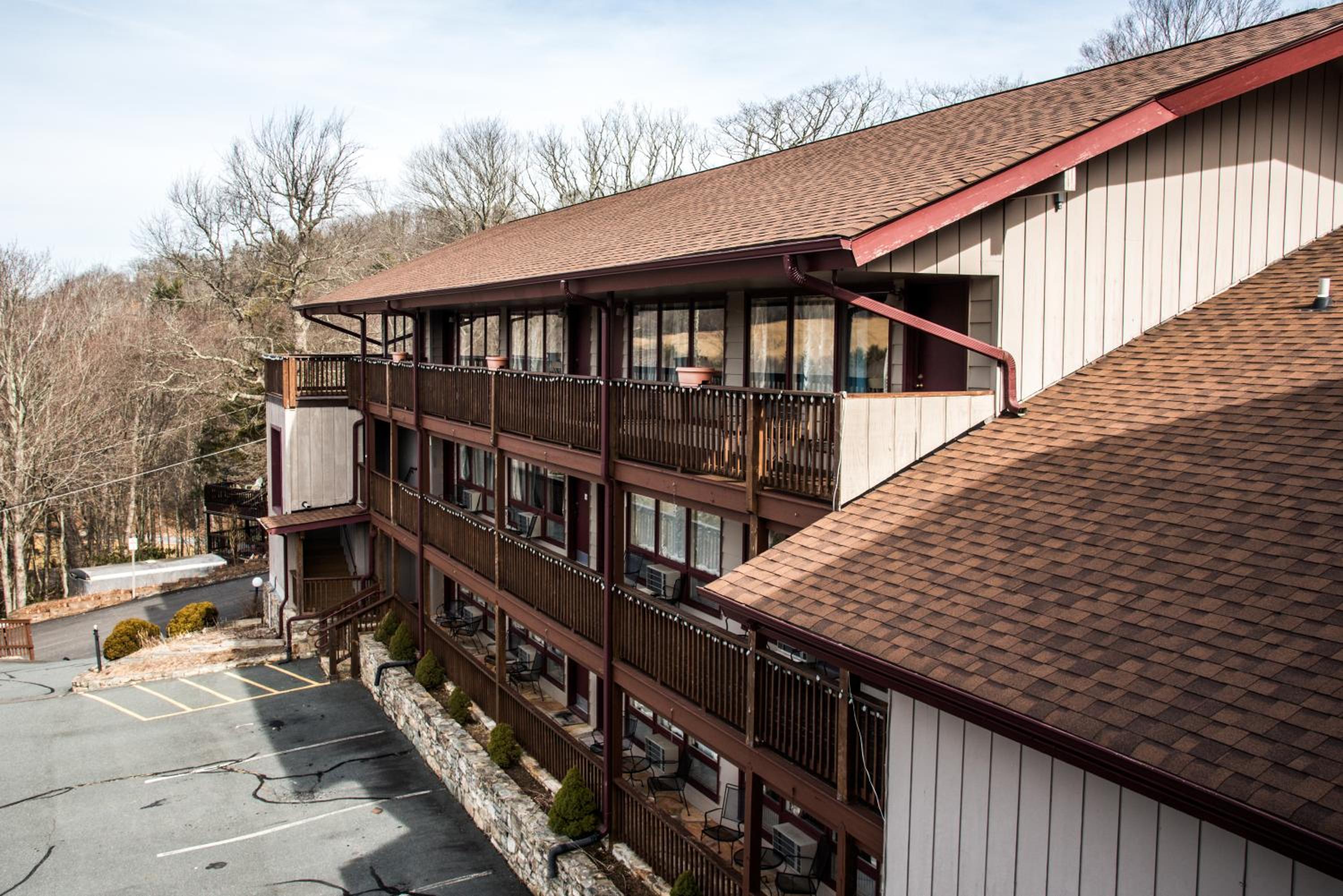 Cliff Dwellers Inn