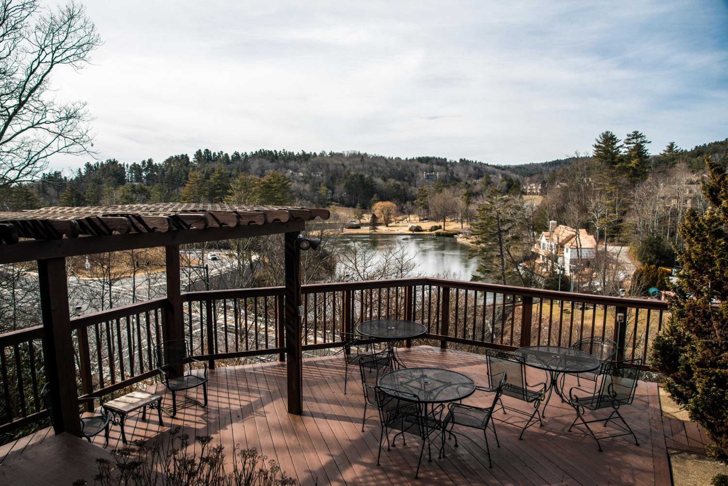 Cliff Dwellers Inn