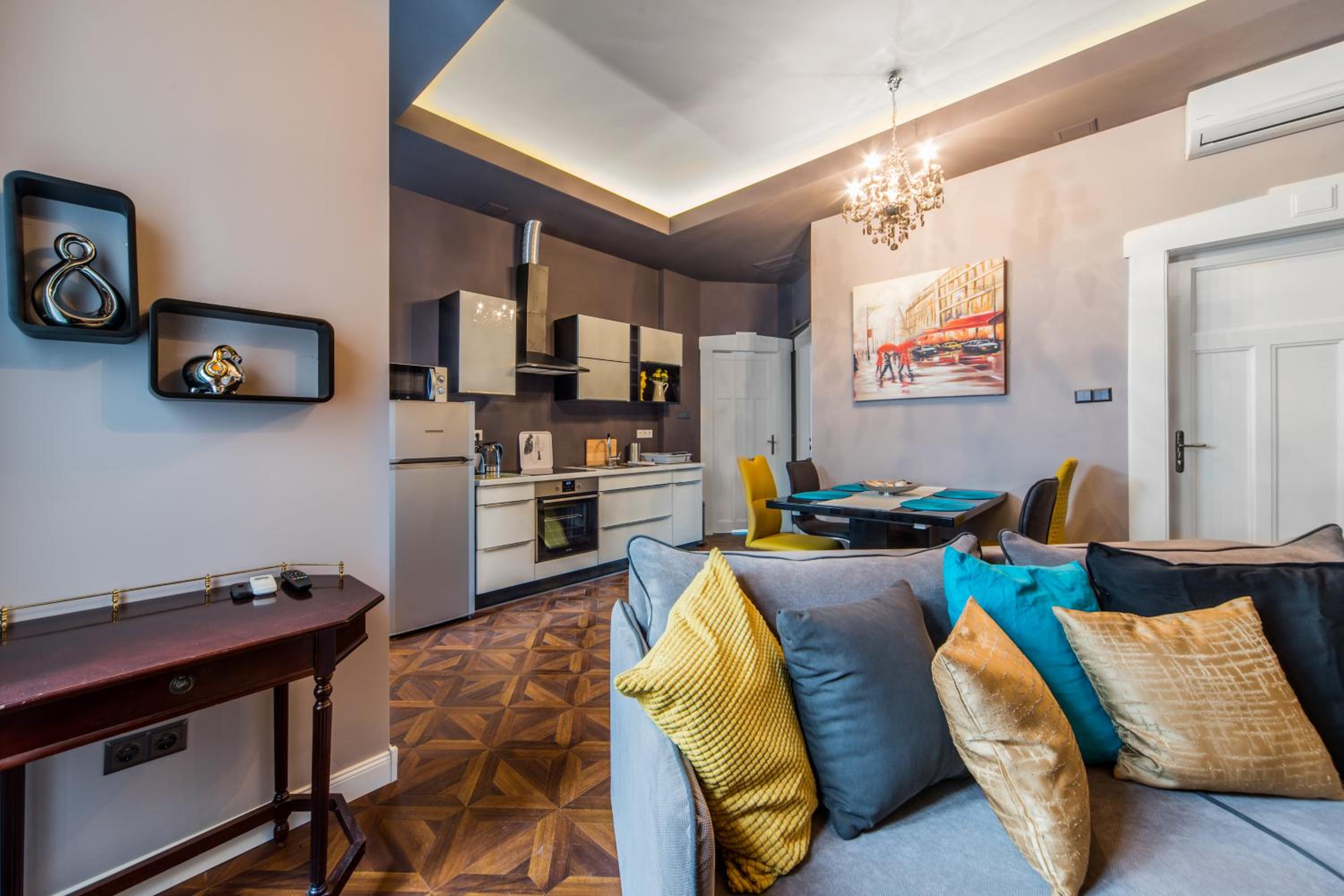 A43 Apartment