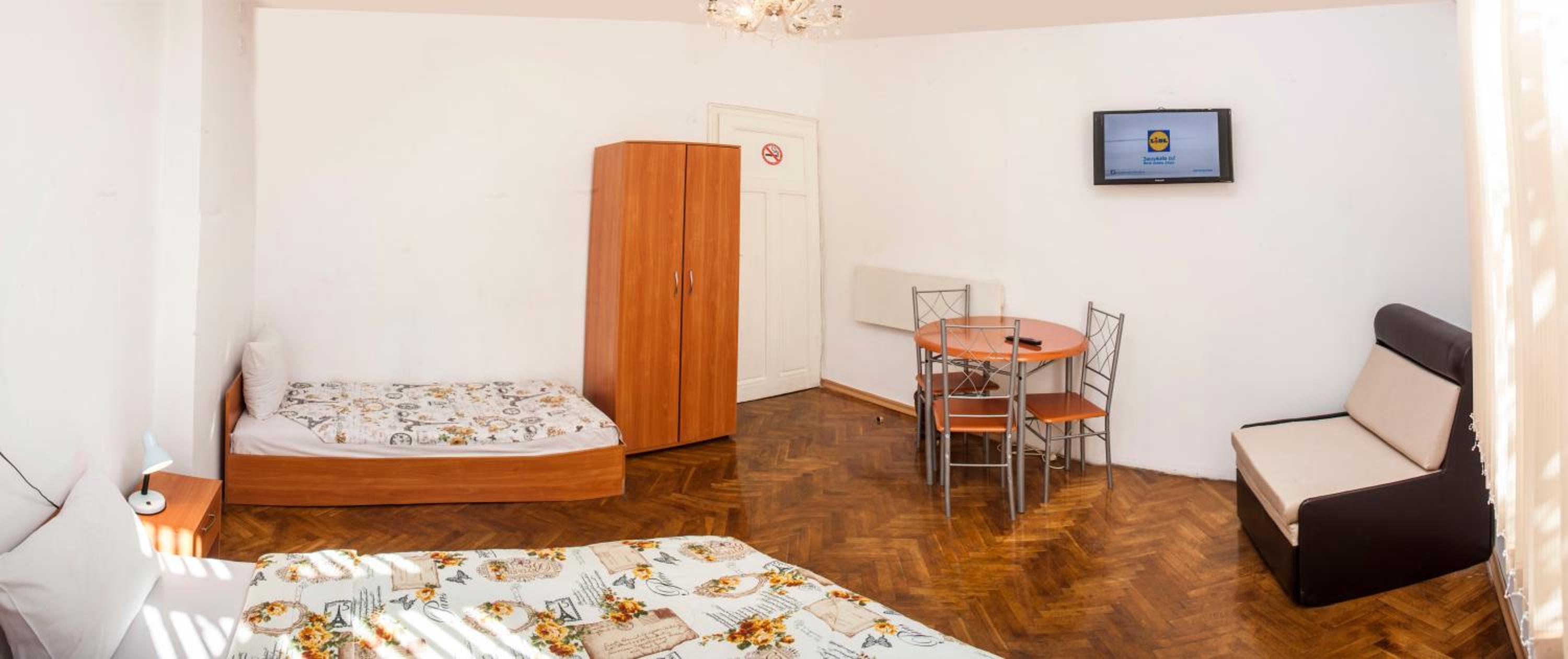 Central GuestHouse Five Corners