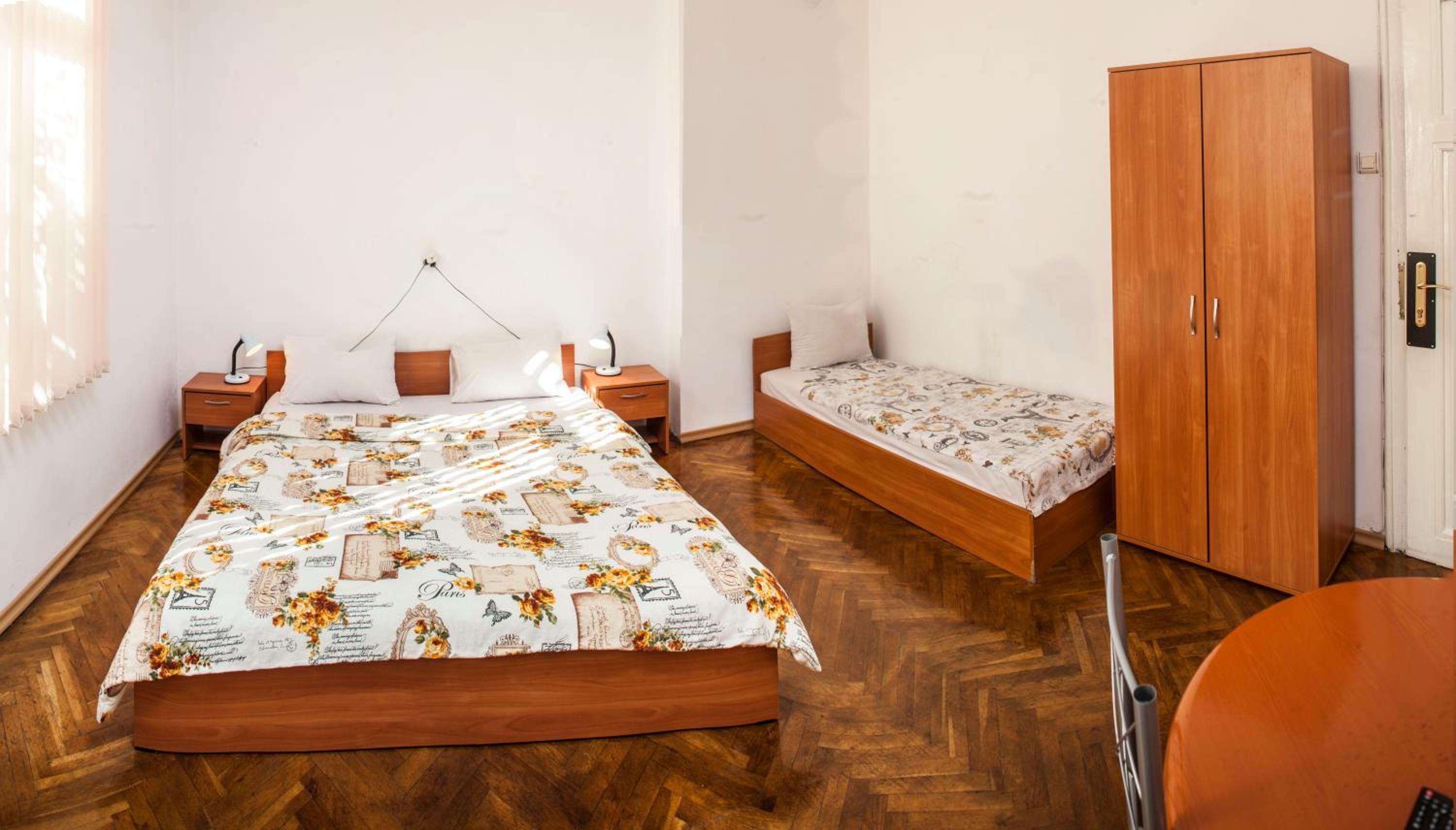 Central GuestHouse Five Corners