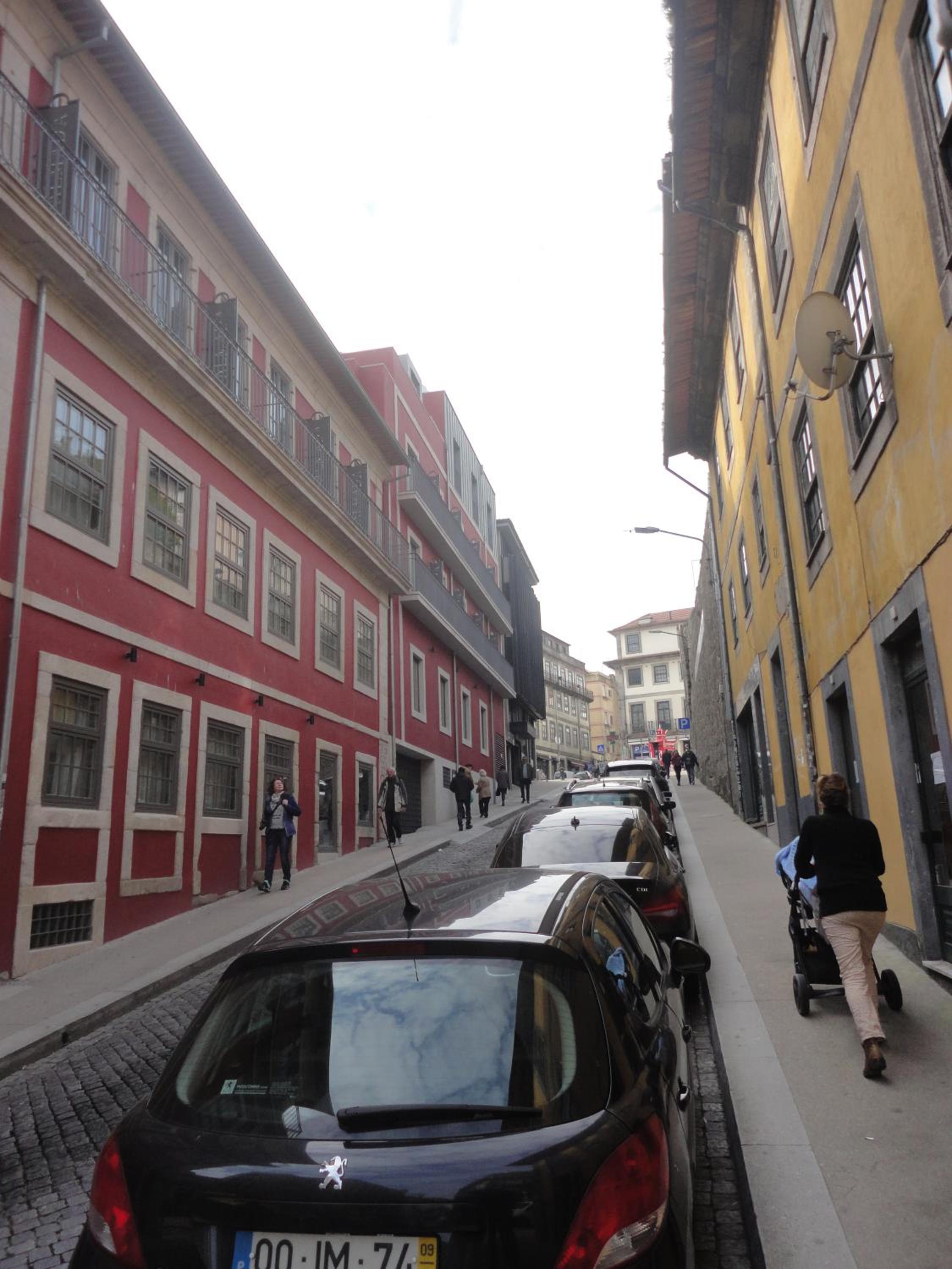 Oporto Like Home IV - Mezzanine view 3