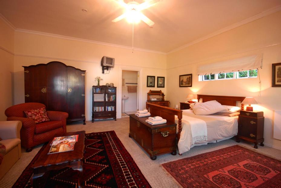 Guinea Fowl Lodge - Lagoon & Heads View B&B, Central Knysna