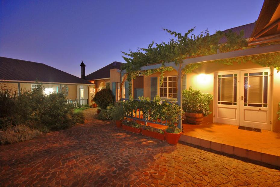 Guinea Fowl Lodge - Lagoon & Heads View B&B, Central Knysna