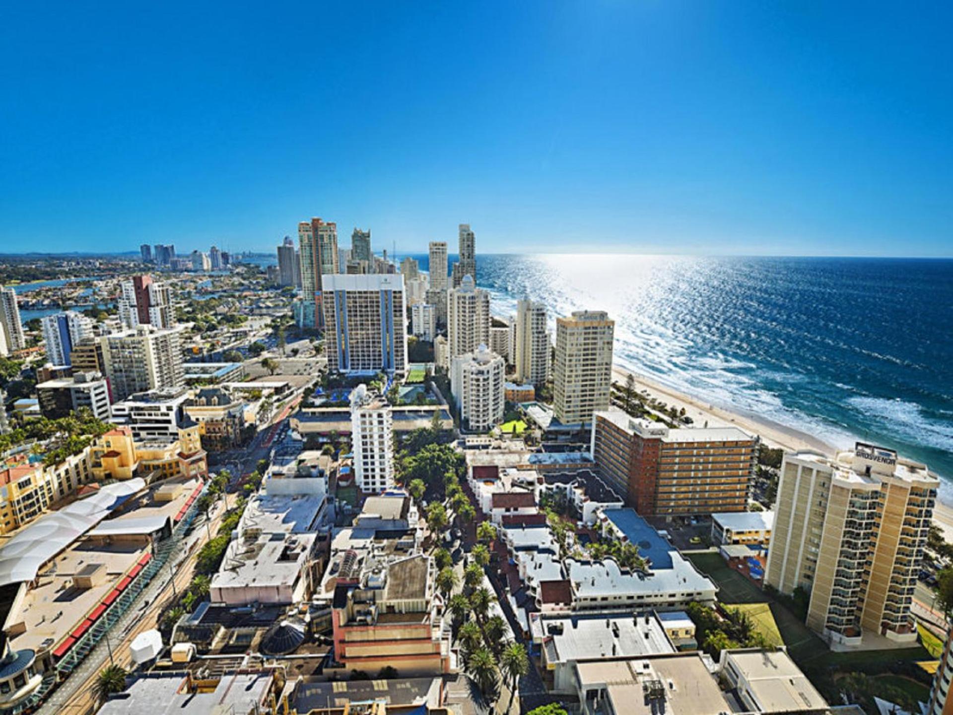 Number 1 H Residences - WiFi, Parking & More by Gold Coast Holidays