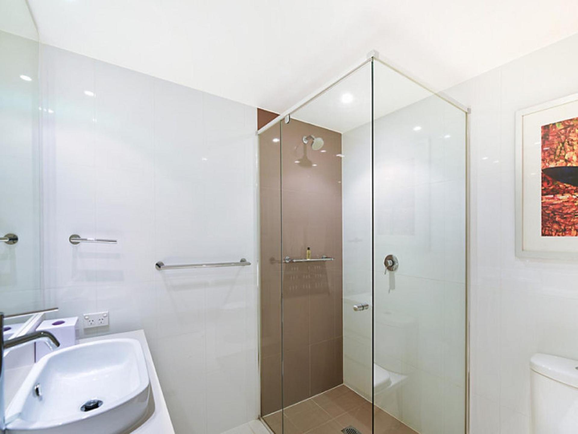 Number 1 H Residences - WiFi, Parking & More by Gold Coast Holidays