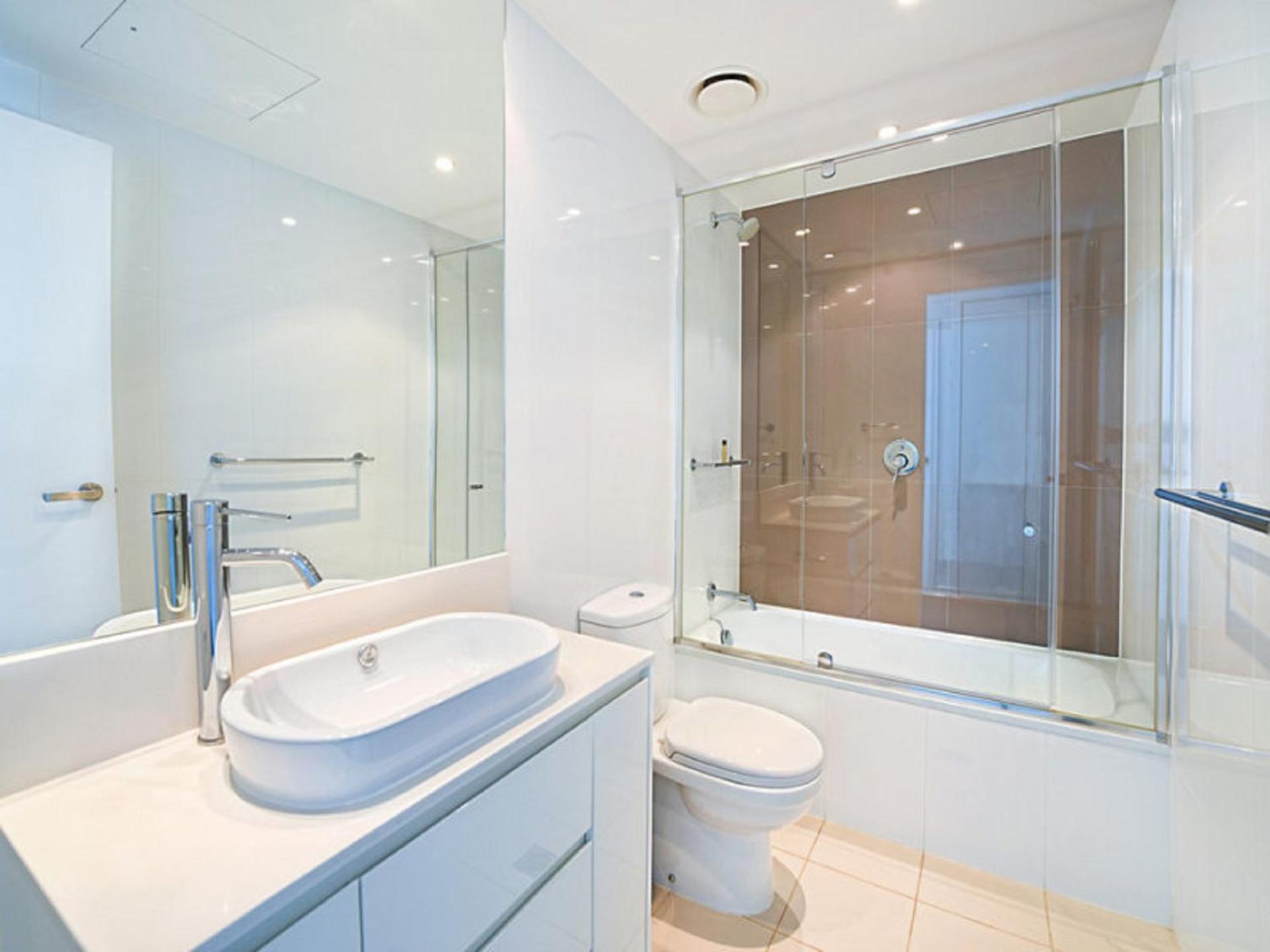 Number 1 H Residences - WiFi, Parking & More by Gold Coast Holidays