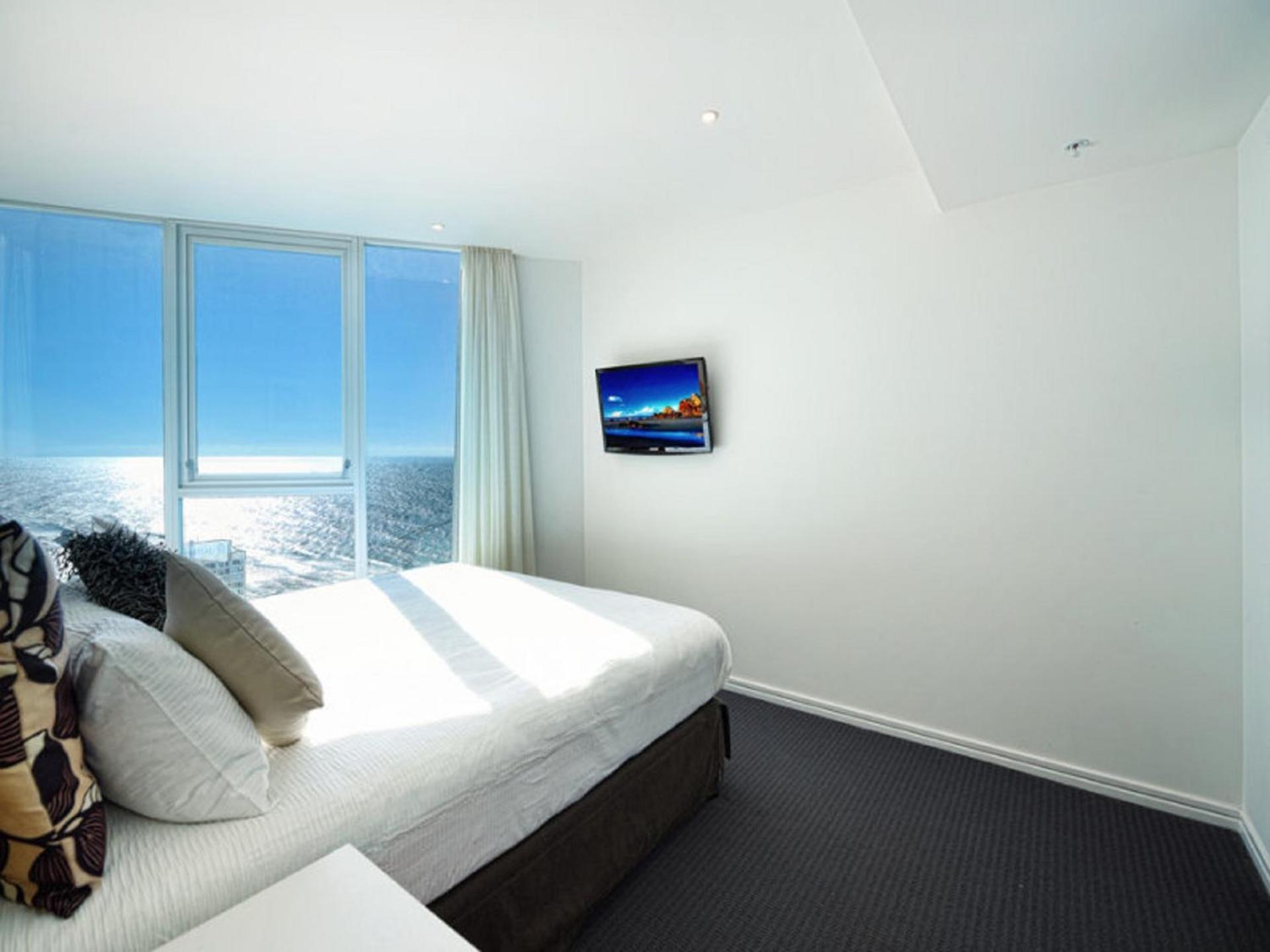 Number 1 H Residences - WiFi, Parking & More by Gold Coast Holidays