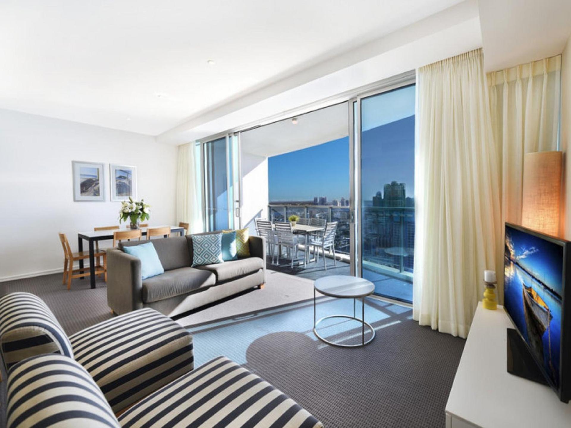 Number 1 H Residences - WiFi, Parking & More by Gold Coast Holidays