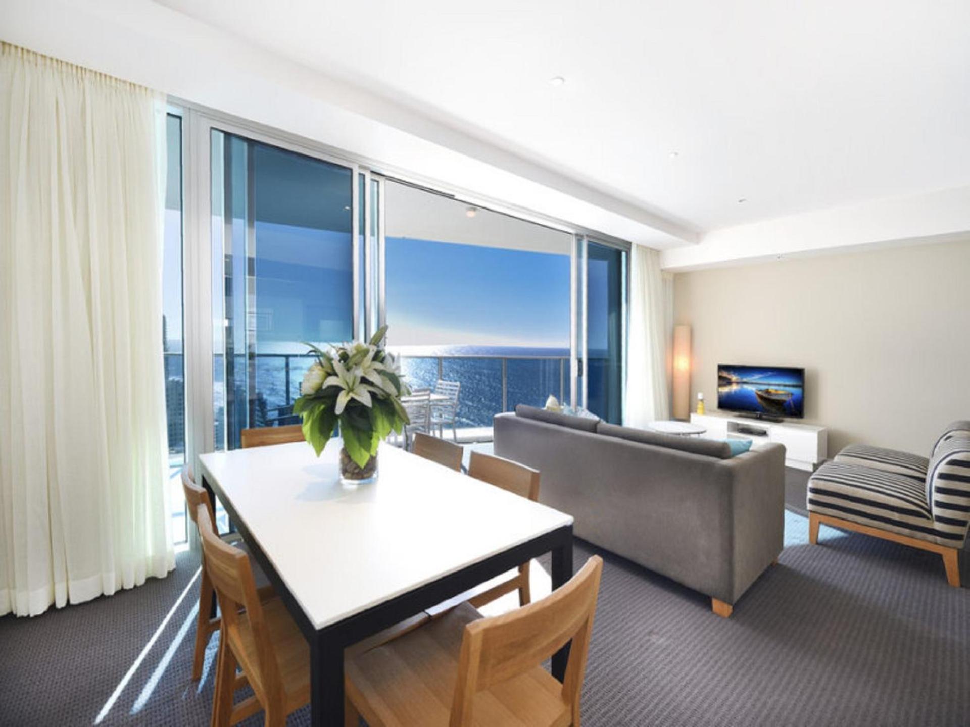 Number 1 H Residences - WiFi, Parking & More by Gold Coast Holidays
