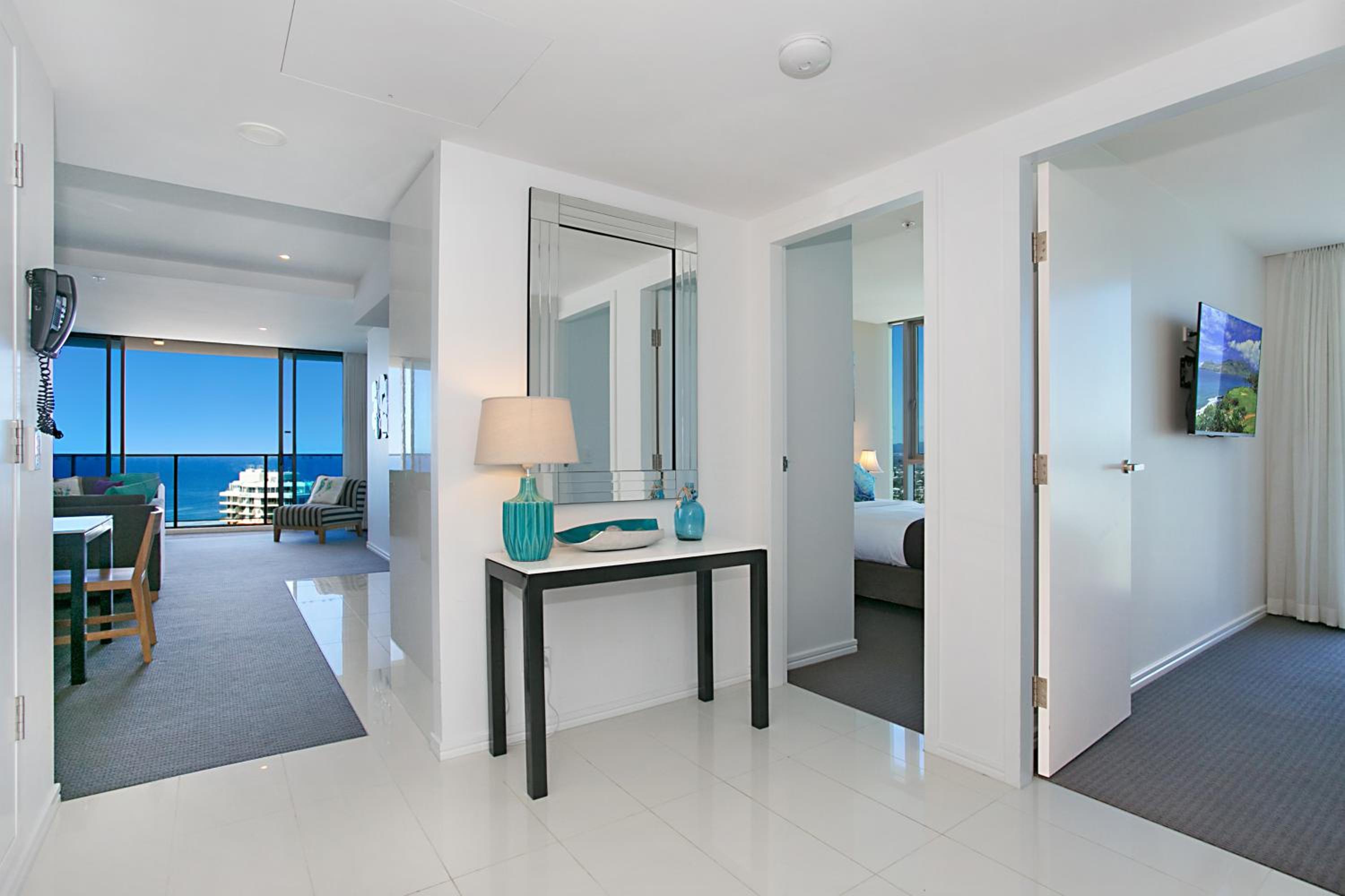 Number 1 H Residences - WiFi, Parking & More by Gold Coast Holidays