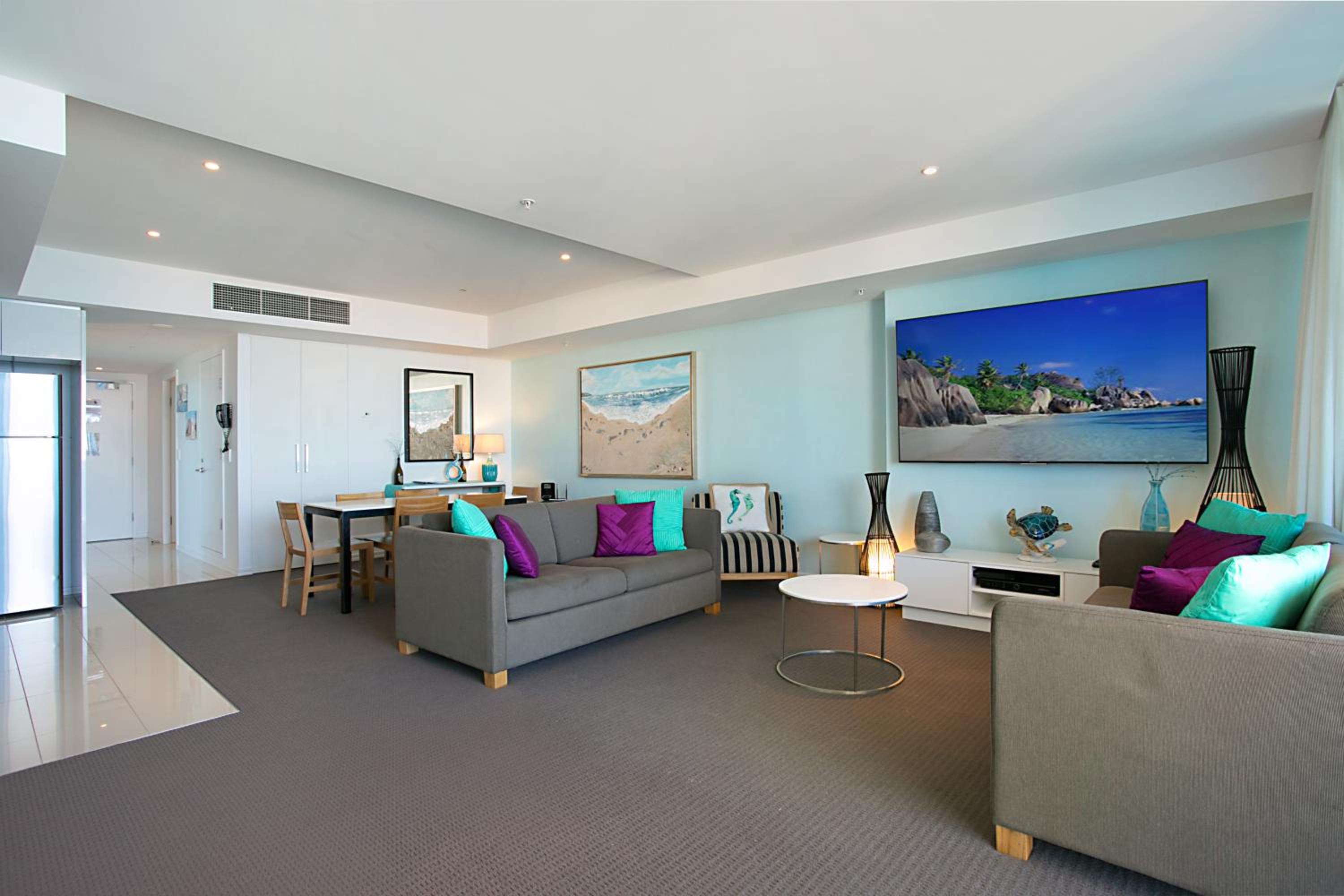 Number 1 H Residences - WiFi, Parking & More by Gold Coast Holidays