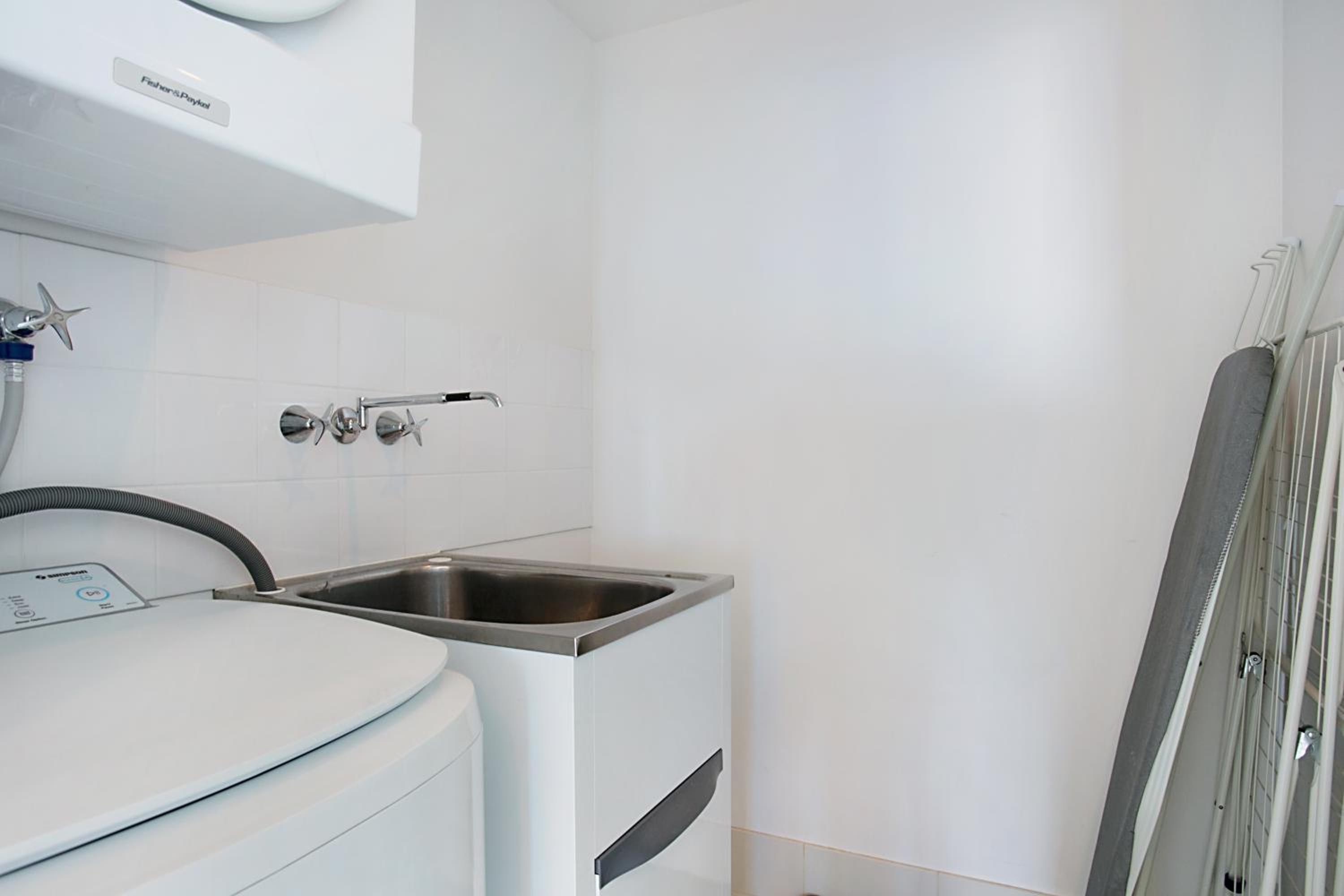 Number 1 H Residences - WiFi, Parking & More by Gold Coast Holidays