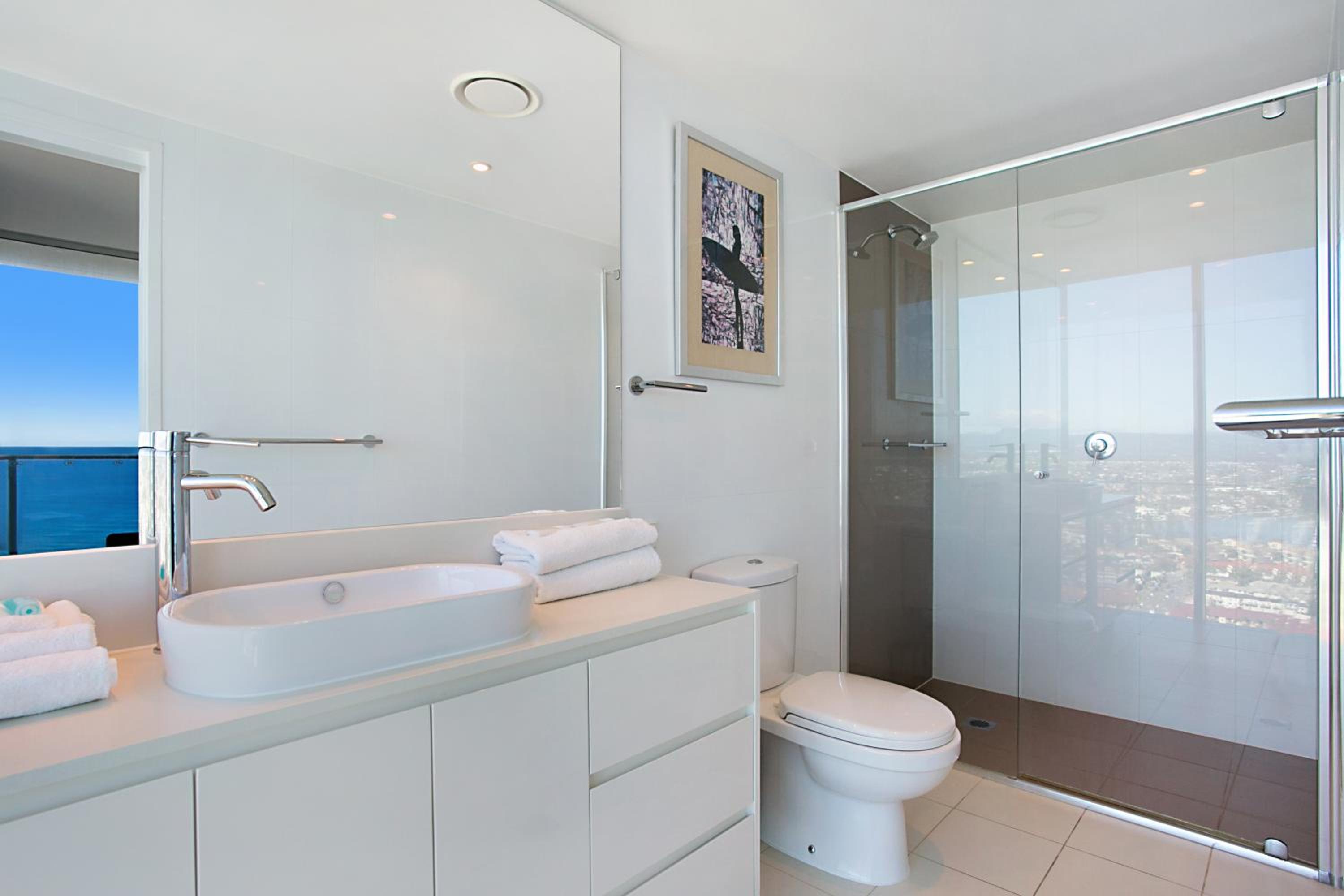 Number 1 H Residences - WiFi, Parking & More by Gold Coast Holidays