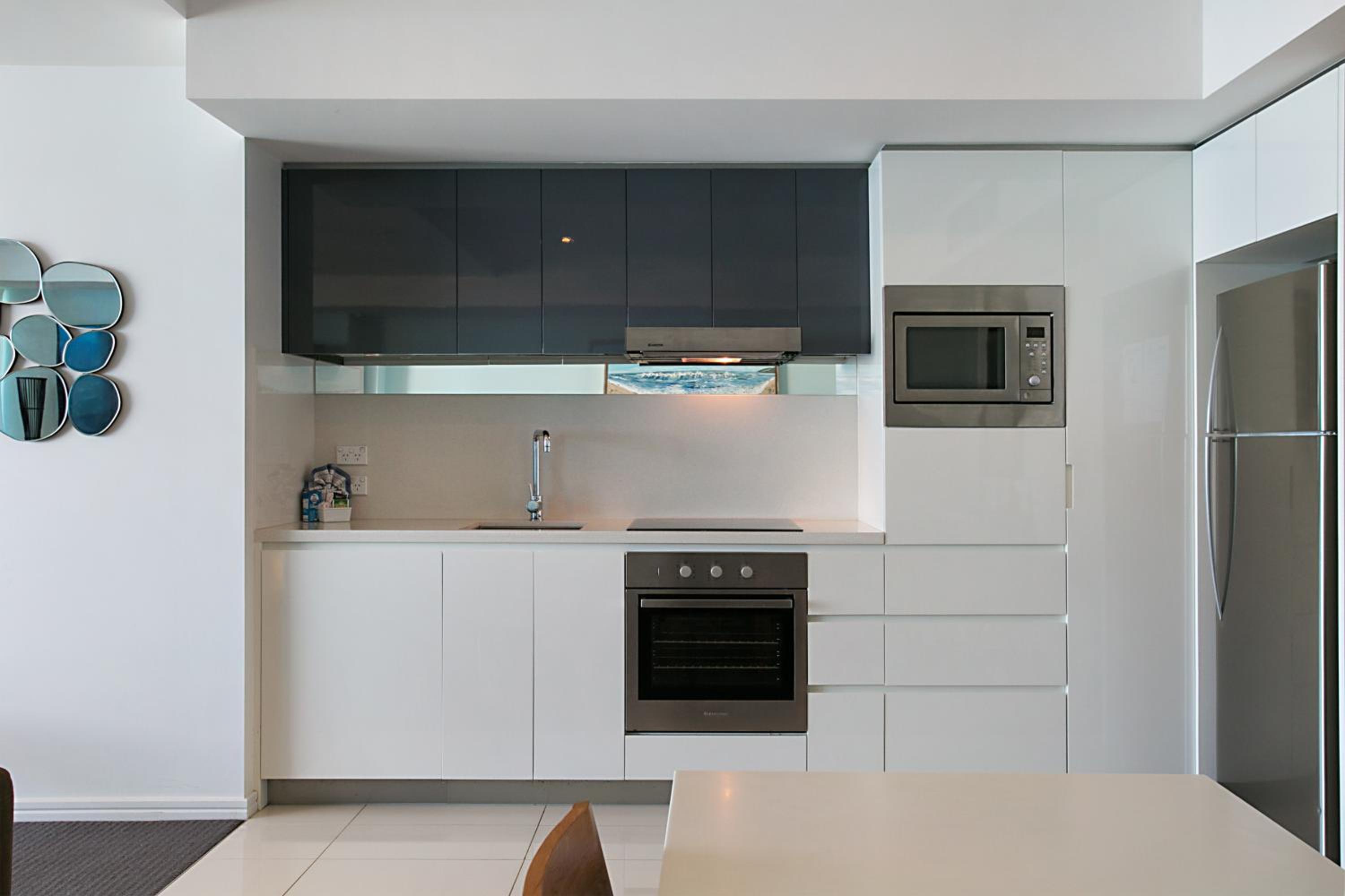 Number 1 H Residences - WiFi, Parking & More by Gold Coast Holidays