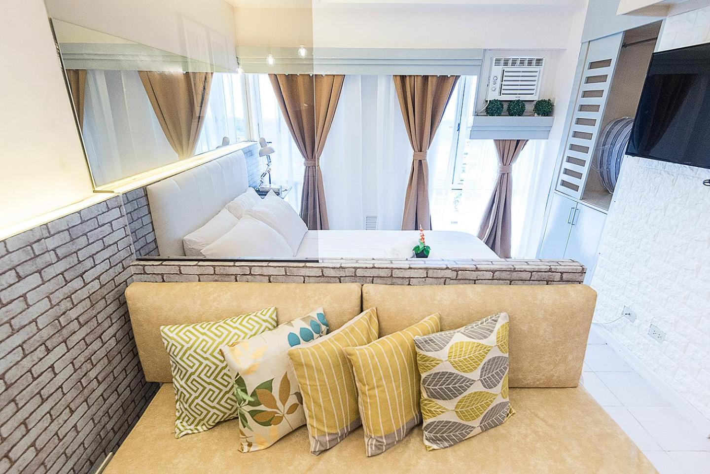 Light and Chic - Tagaytay Vacation Pad view 5