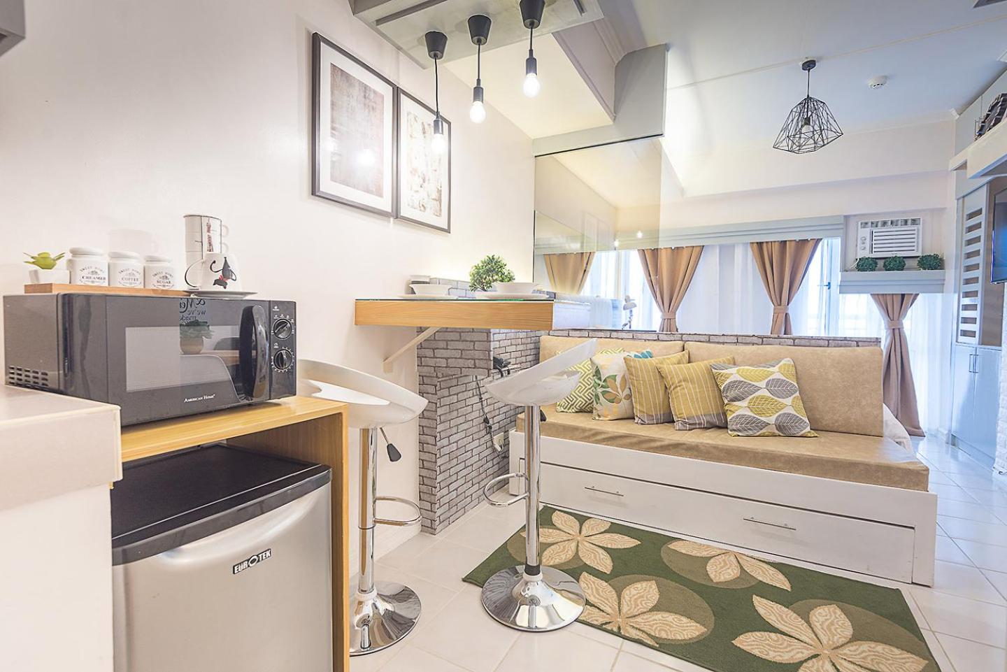 Light and Chic - Tagaytay Vacation Pad view 4