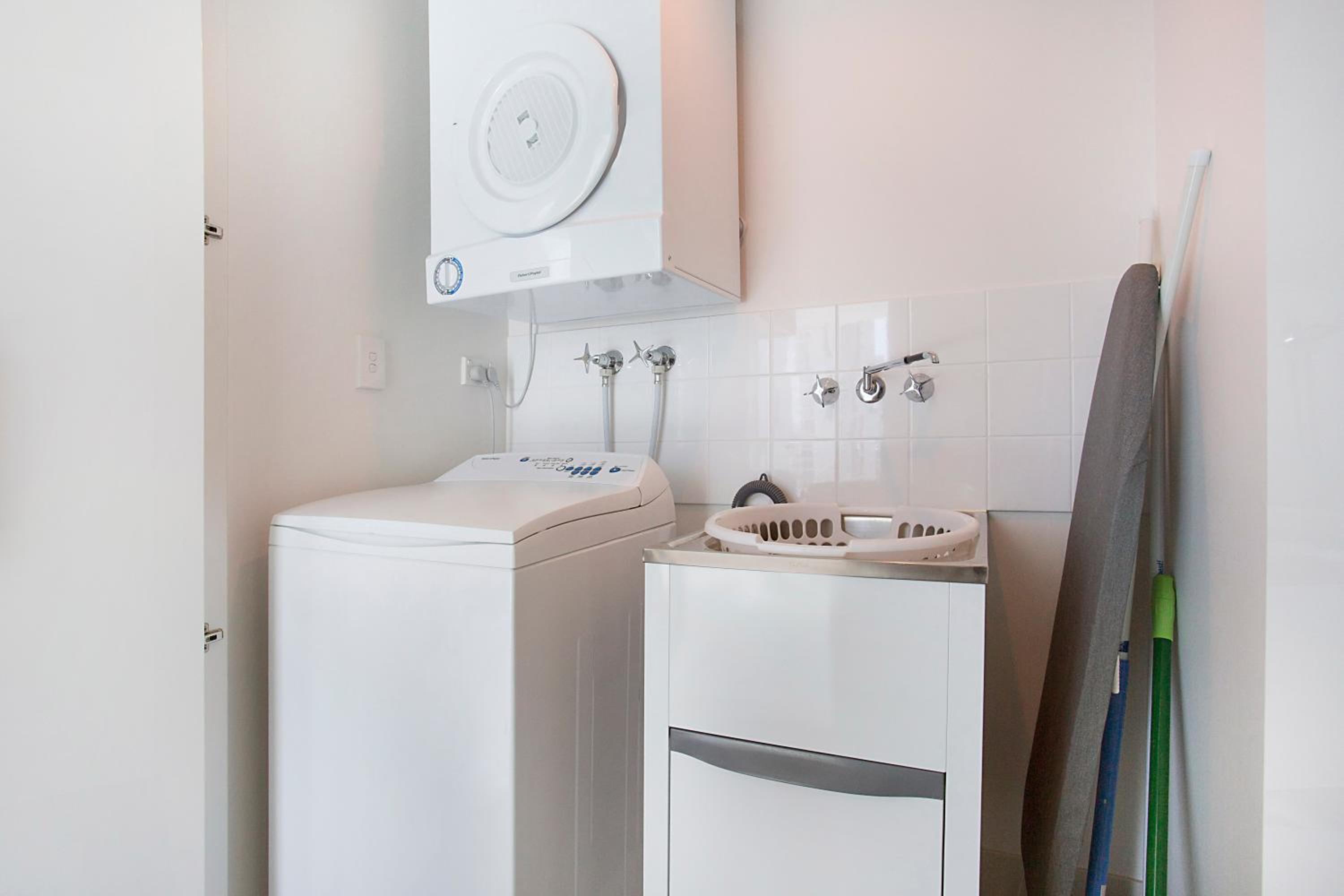 Number 1 H Residences - WiFi, Parking & More by Gold Coast Holidays