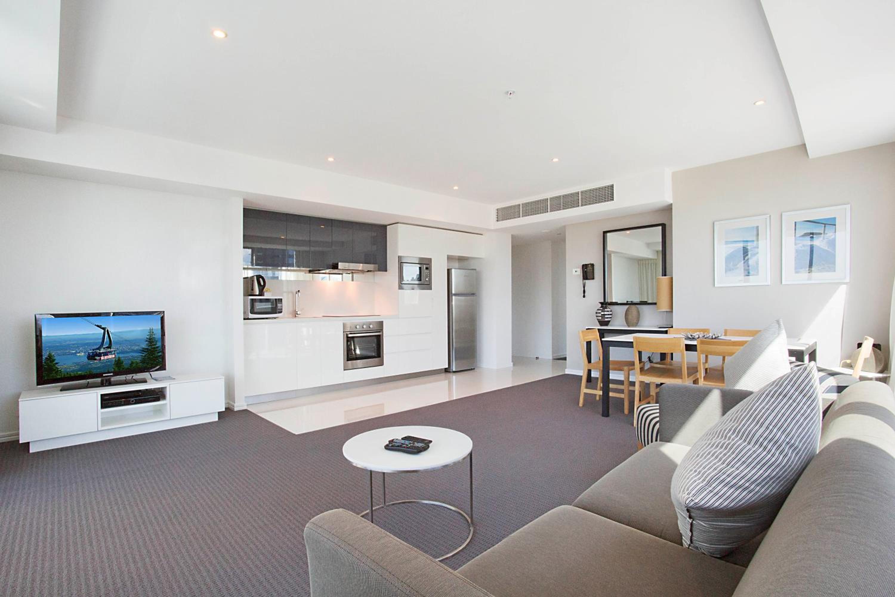 Number 1 H Residences - WiFi, Parking & More by Gold Coast Holidays