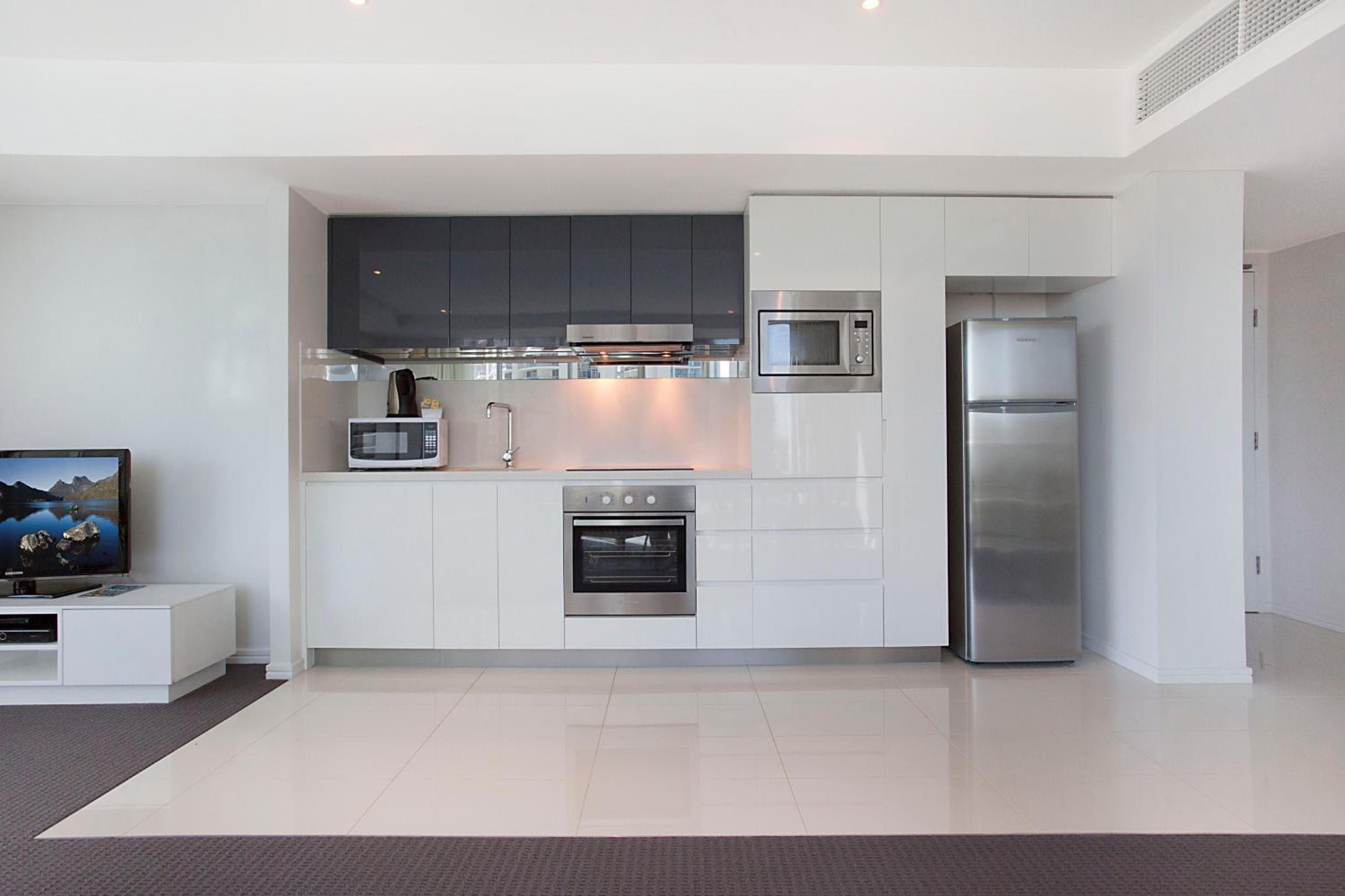 Number 1 H Residences - WiFi, Parking & More by Gold Coast Holidays