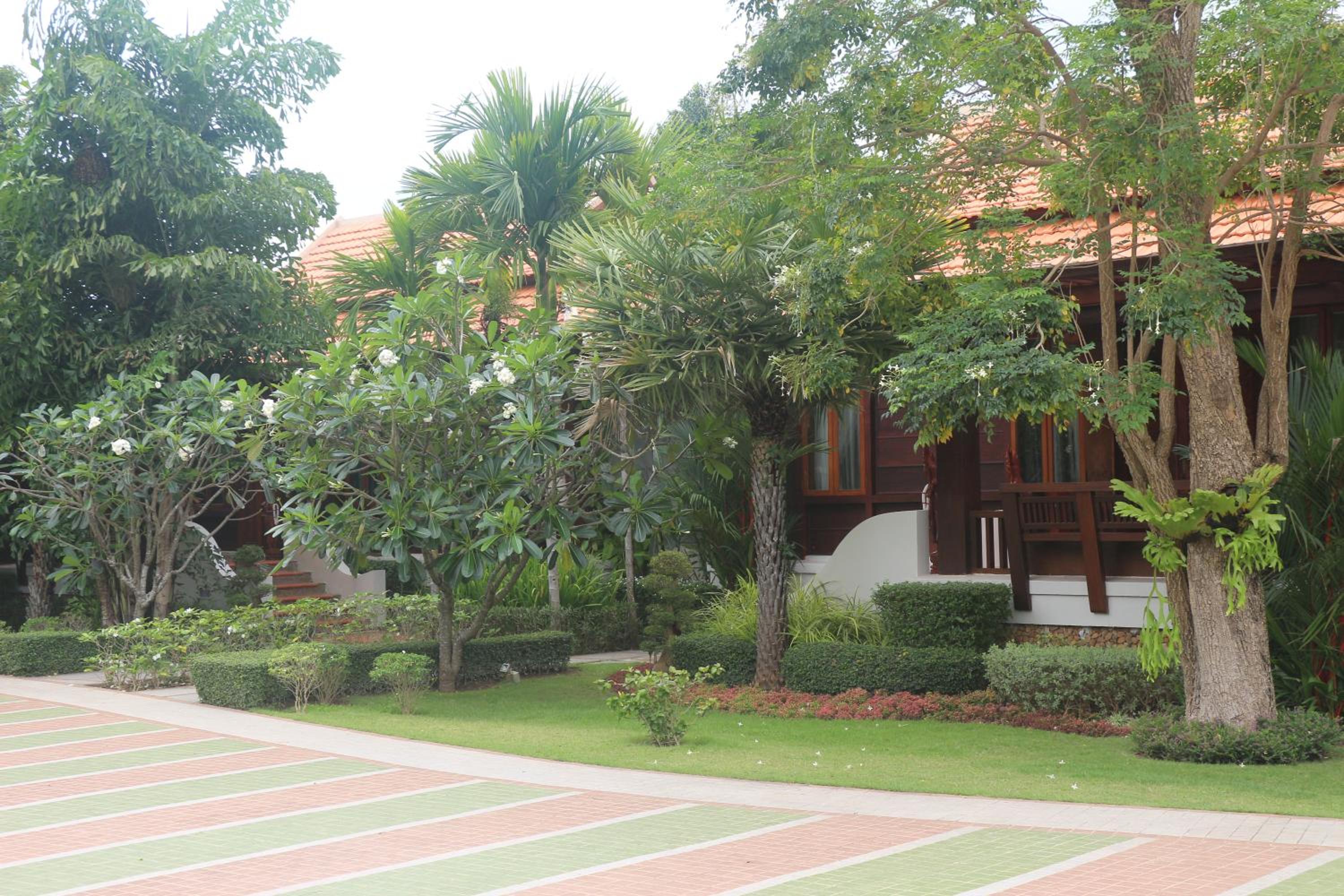Try Palace Resort Kep