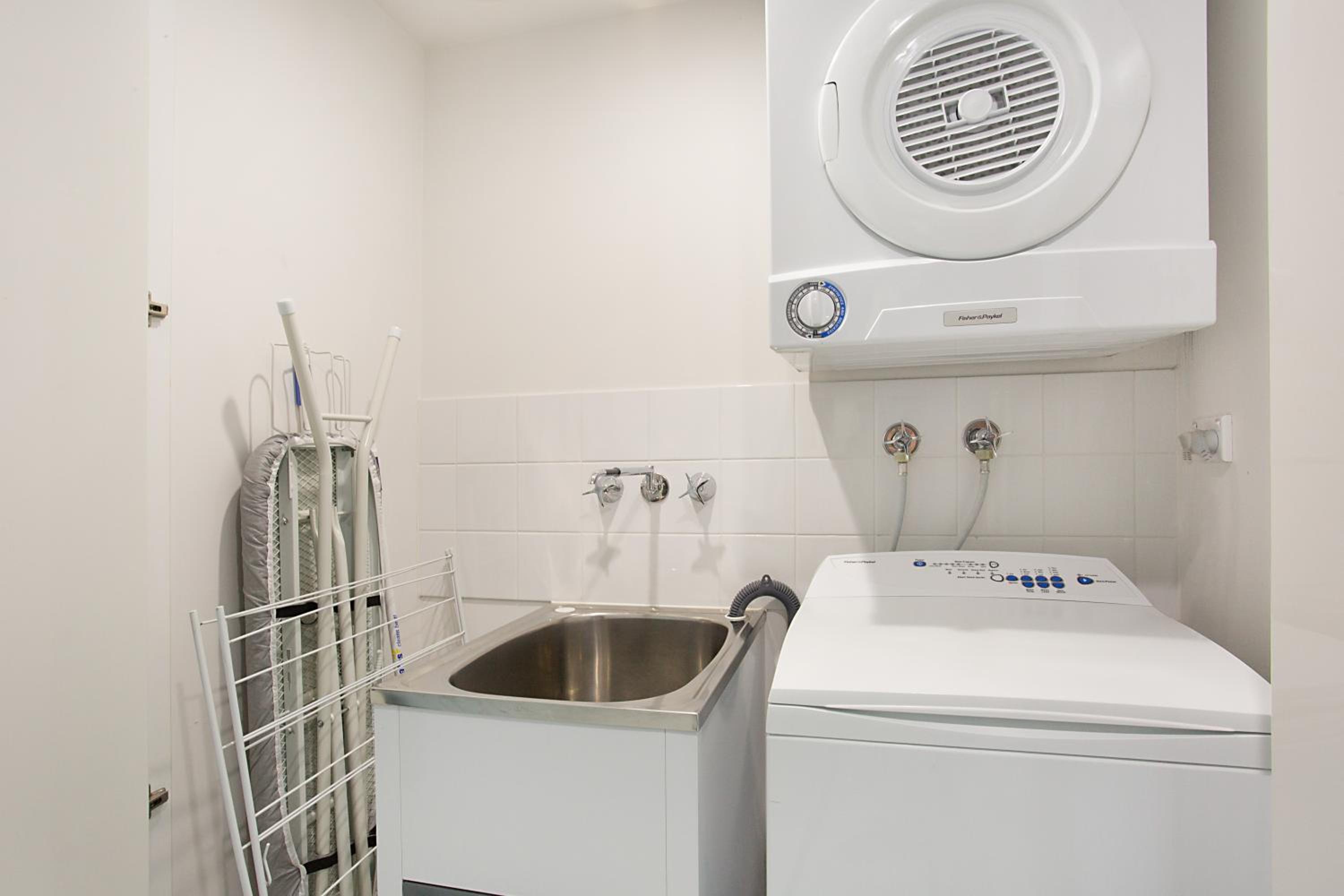 Number 1 H Residences - WiFi, Parking & More by Gold Coast Holidays