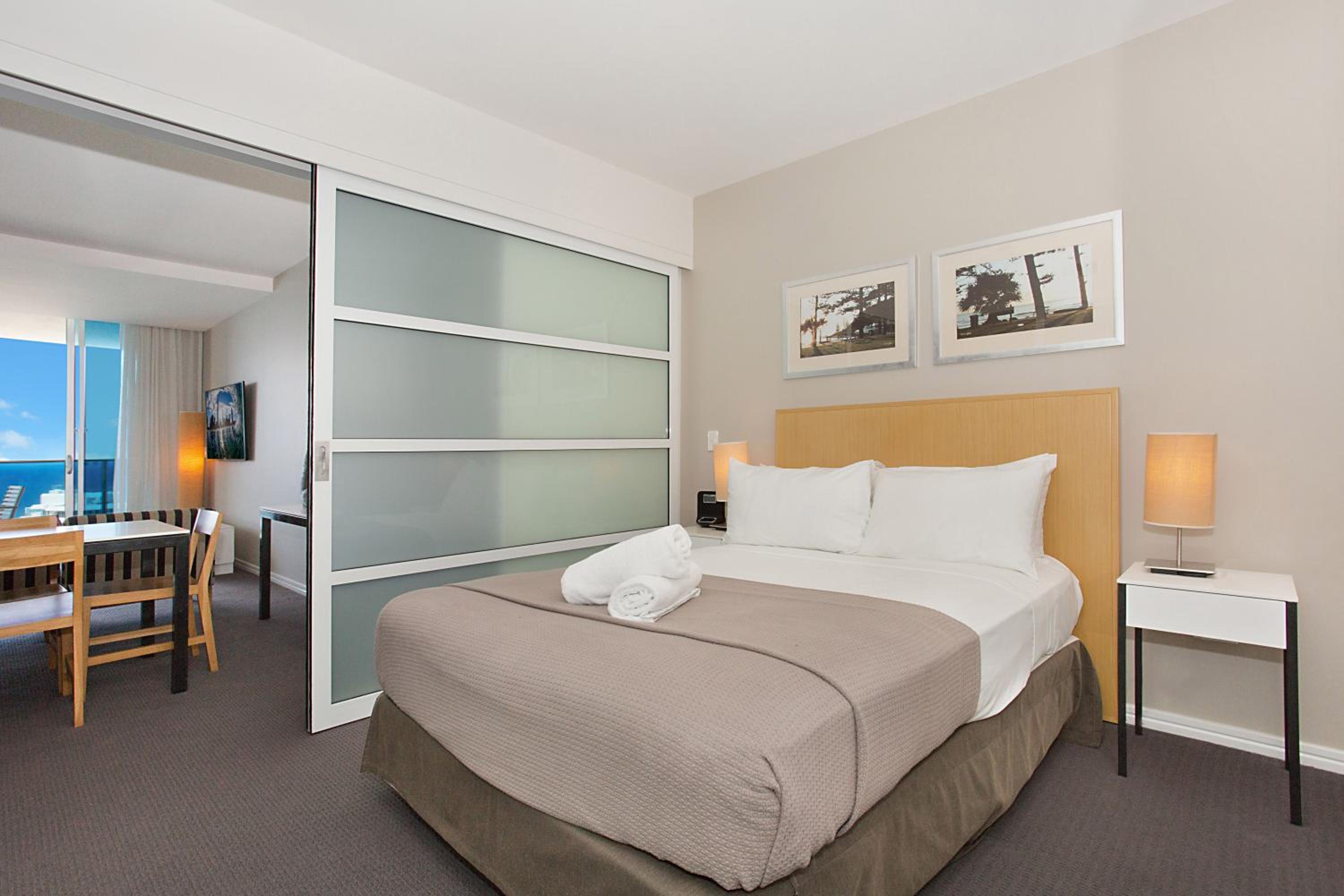 Number 1 H Residences - WiFi, Parking & More by Gold Coast Holidays
