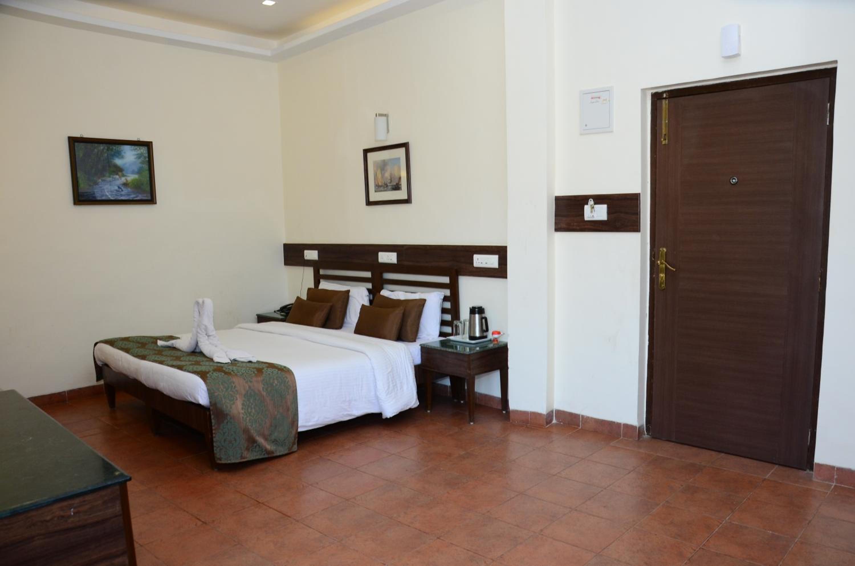 Upper Deck Resort - Highest Peak, Lonavala