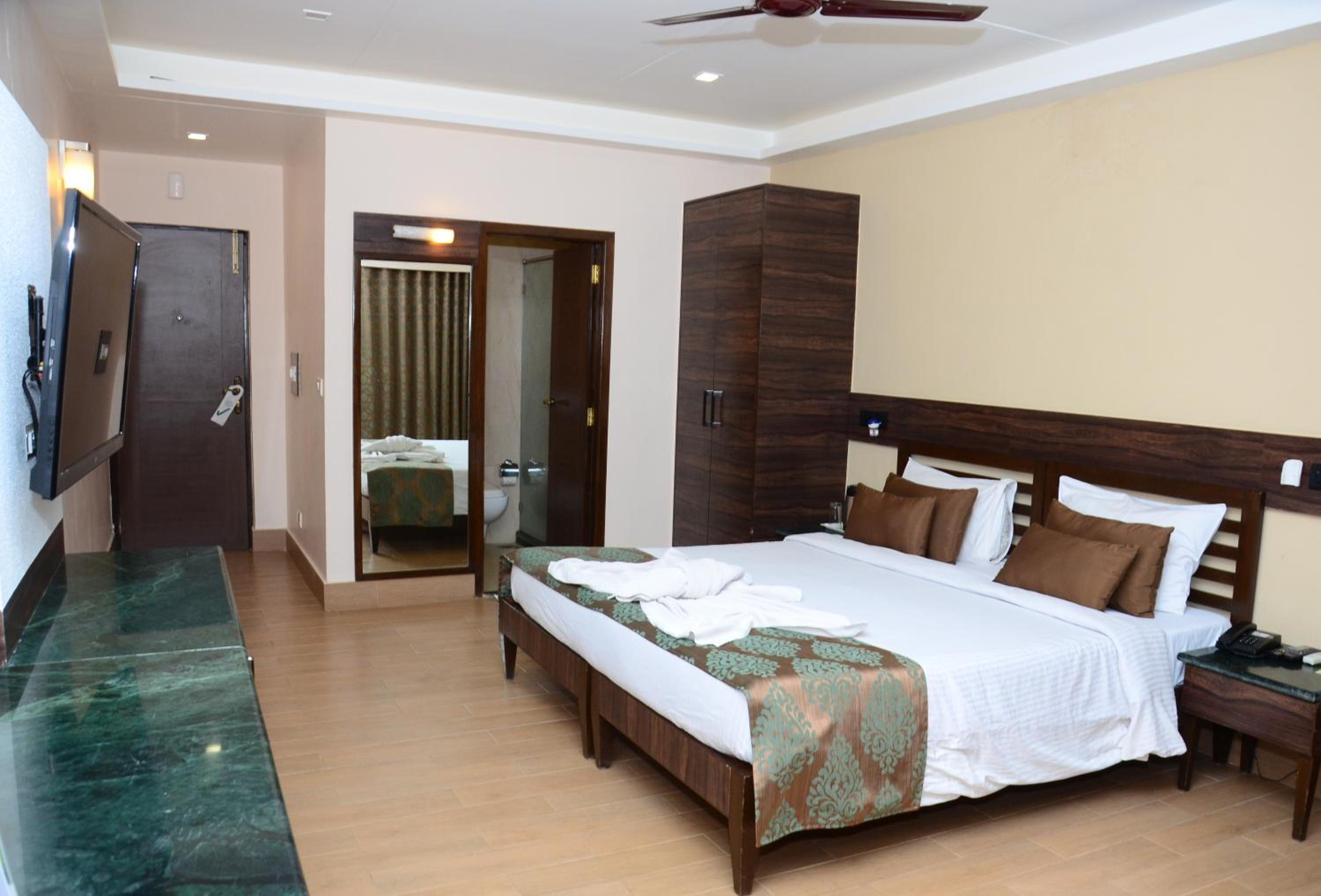 Upper Deck Resort - Highest Peak, Lonavala