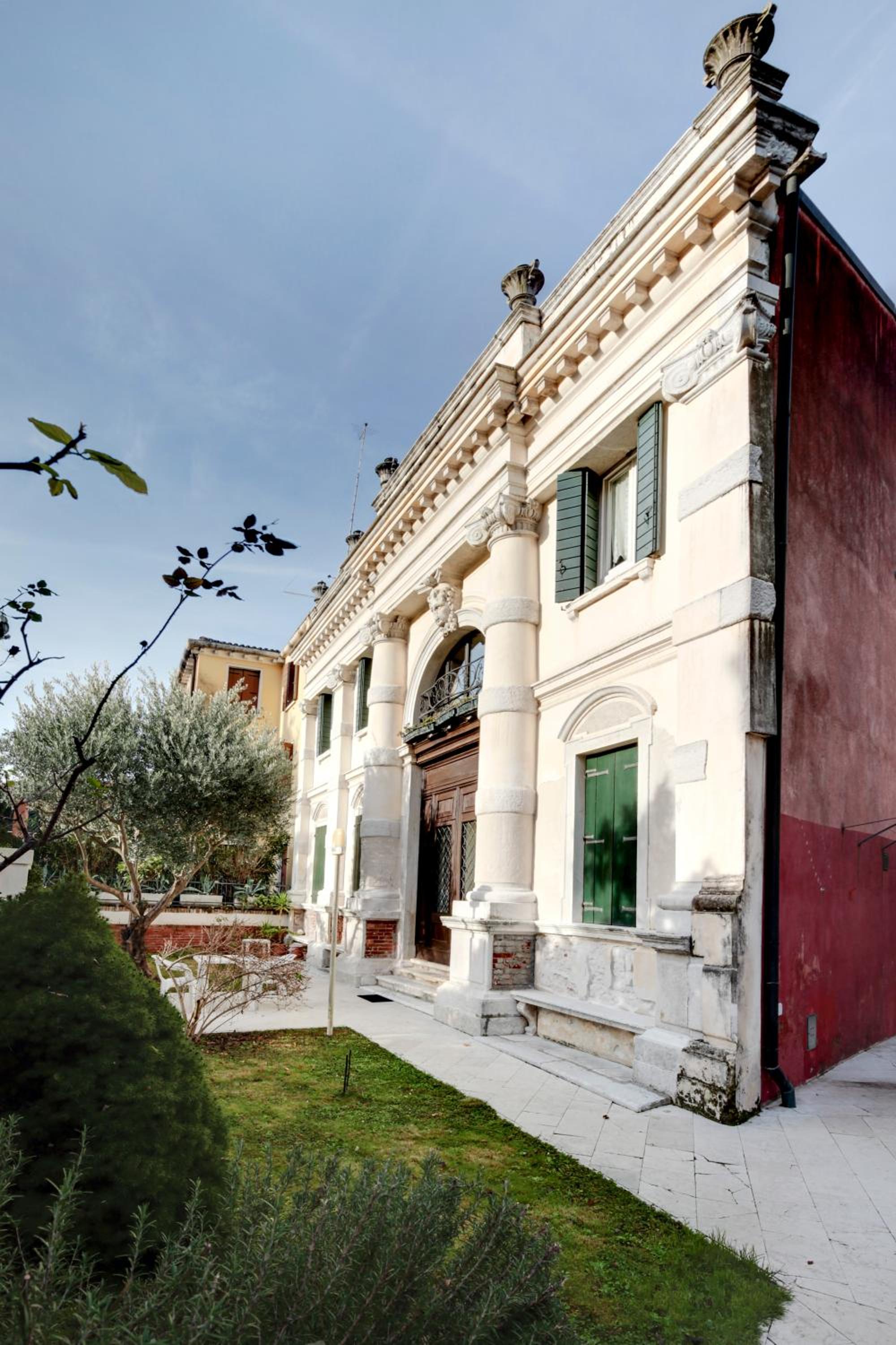 Nobile House